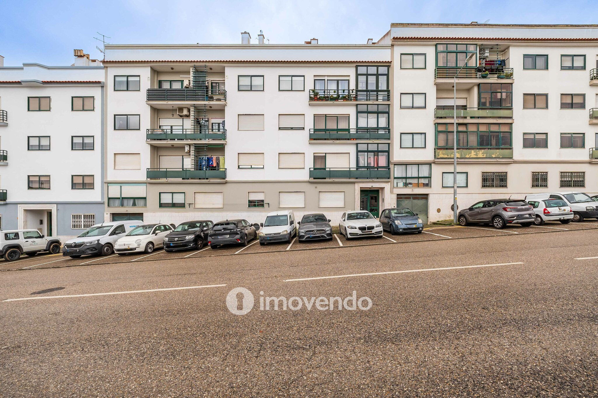 Apartamento T3 exclusivo, com garagem e arrecadação, em Vale Mourão