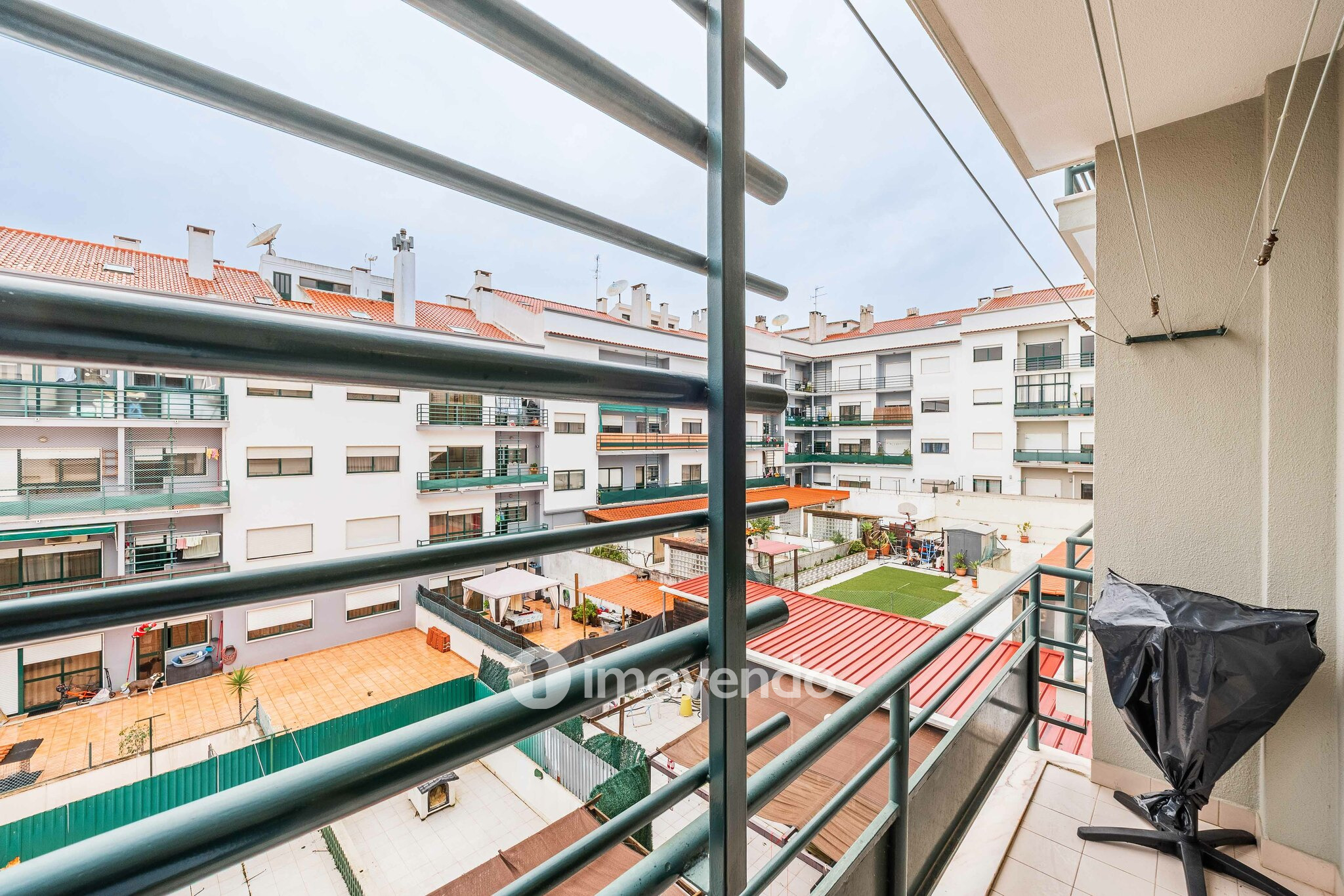 Apartamento T3 exclusivo, com garagem e arrecadação, em Vale Mourão