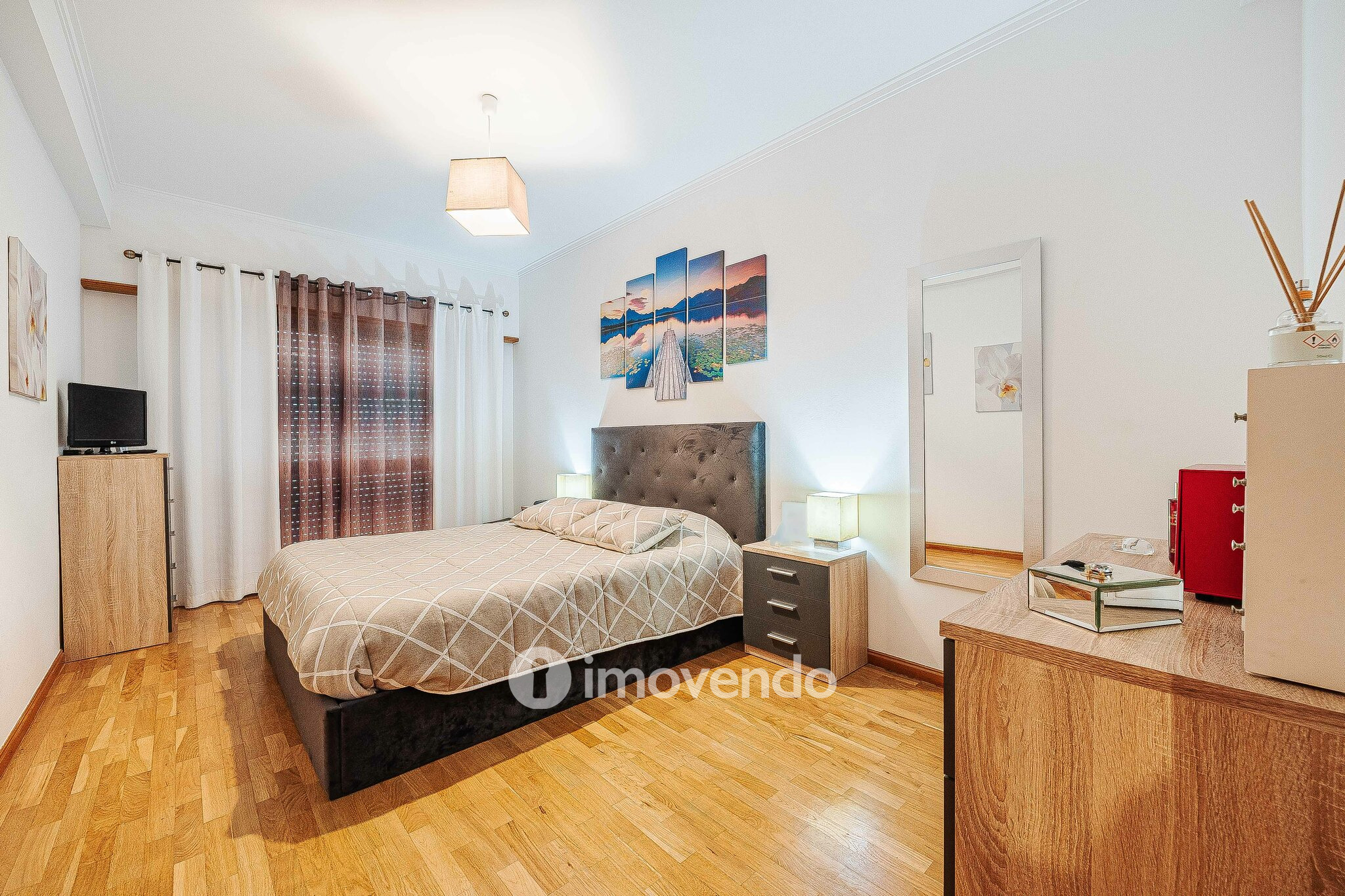 Apartamento T3 exclusivo, com garagem e arrecadação, em Vale Mourão