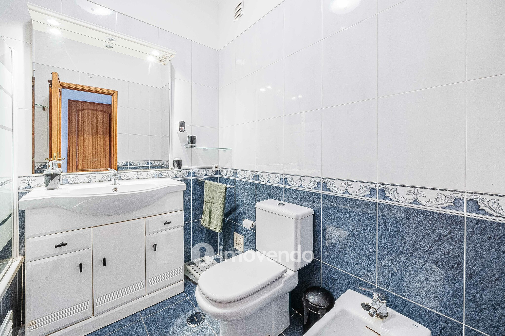 Apartamento T3 exclusivo, com garagem e arrecadação, em Vale Mourão