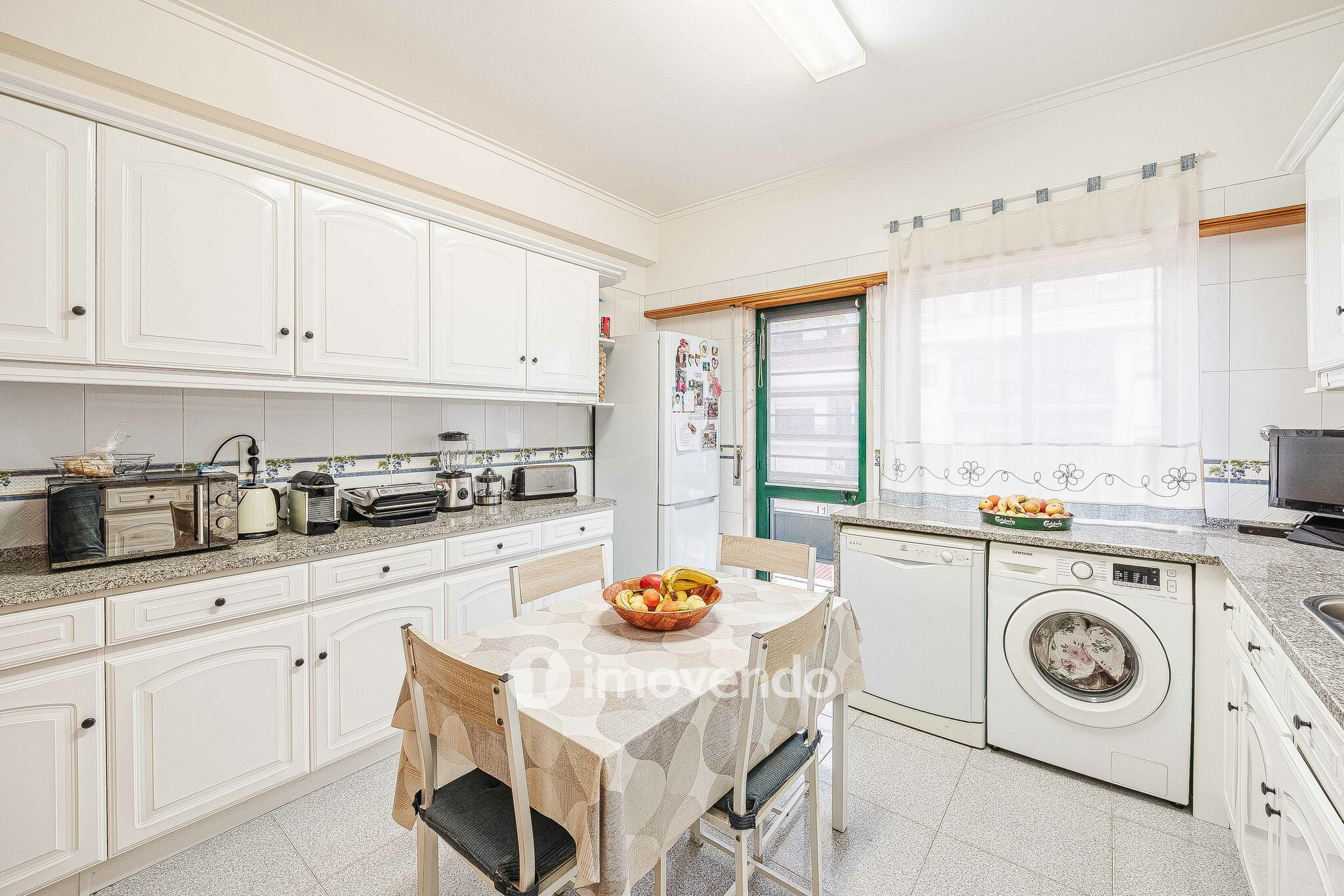 Apartamento T3 exclusivo, com garagem e arrecadação, em Vale Mourão