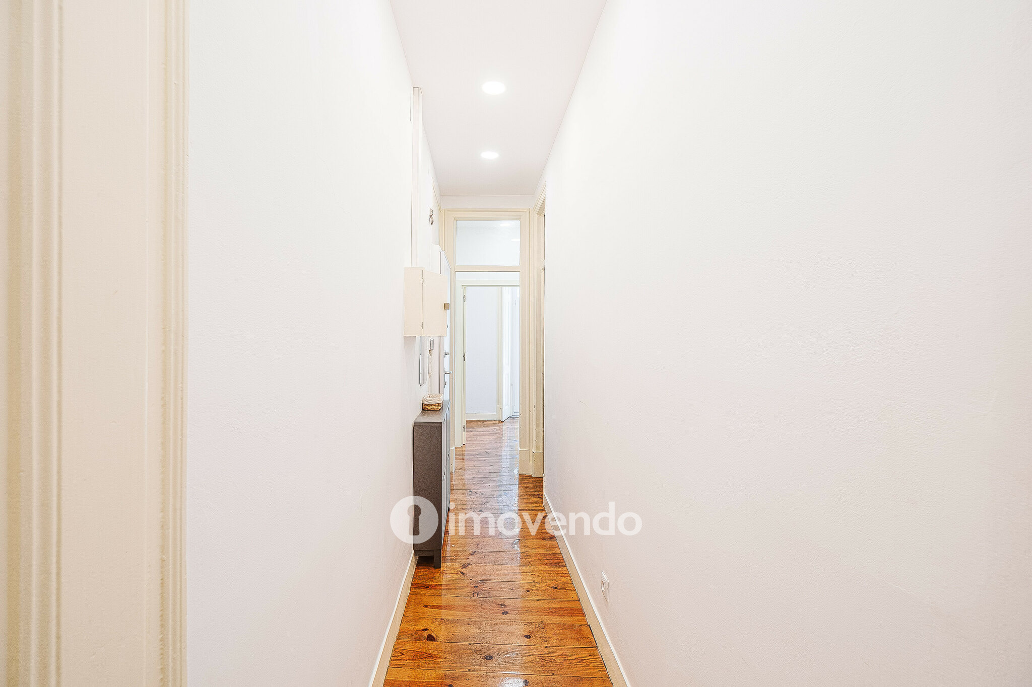 Apartamento T3 remodelado, mobilado e com cozinha equipada, Lisboa