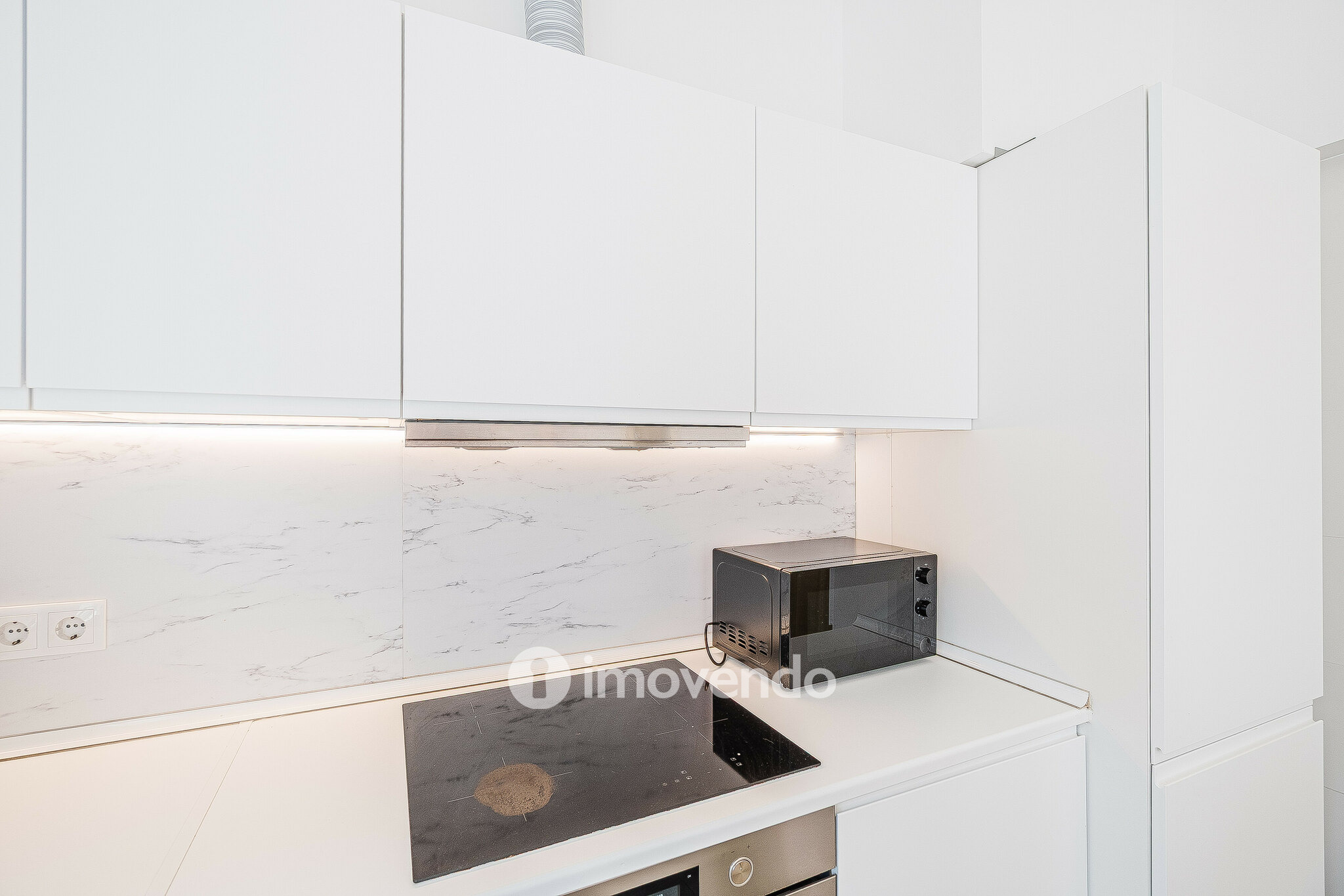 Apartamento T3 remodelado, mobilado e com cozinha equipada, Lisboa