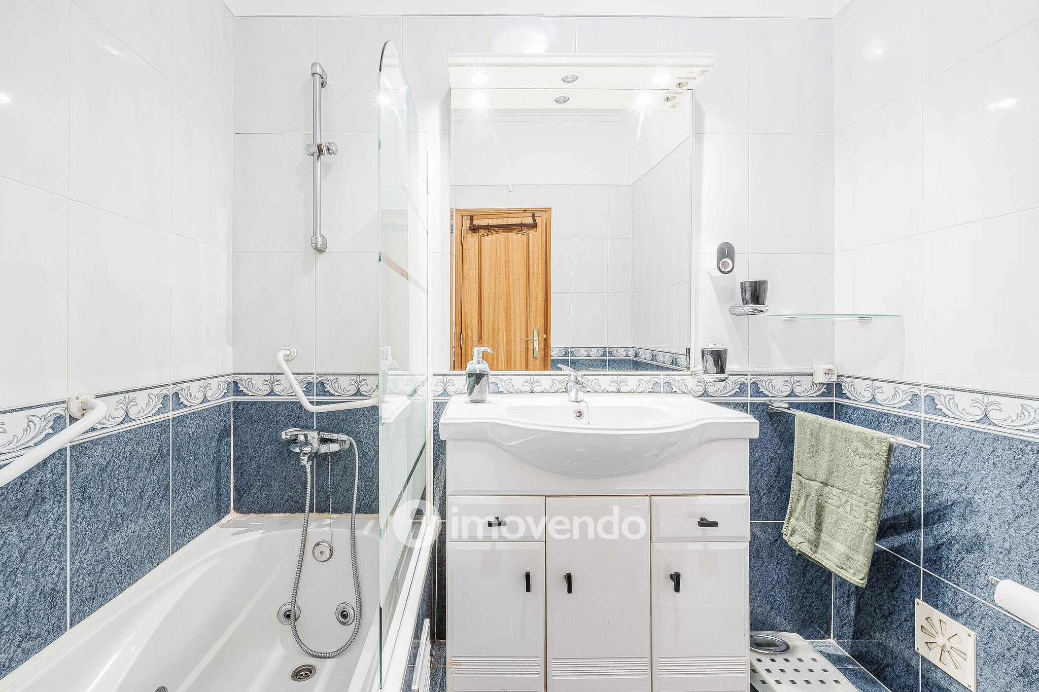 Apartamento T3 exclusivo, com garagem e arrecadação, em Vale Mourão