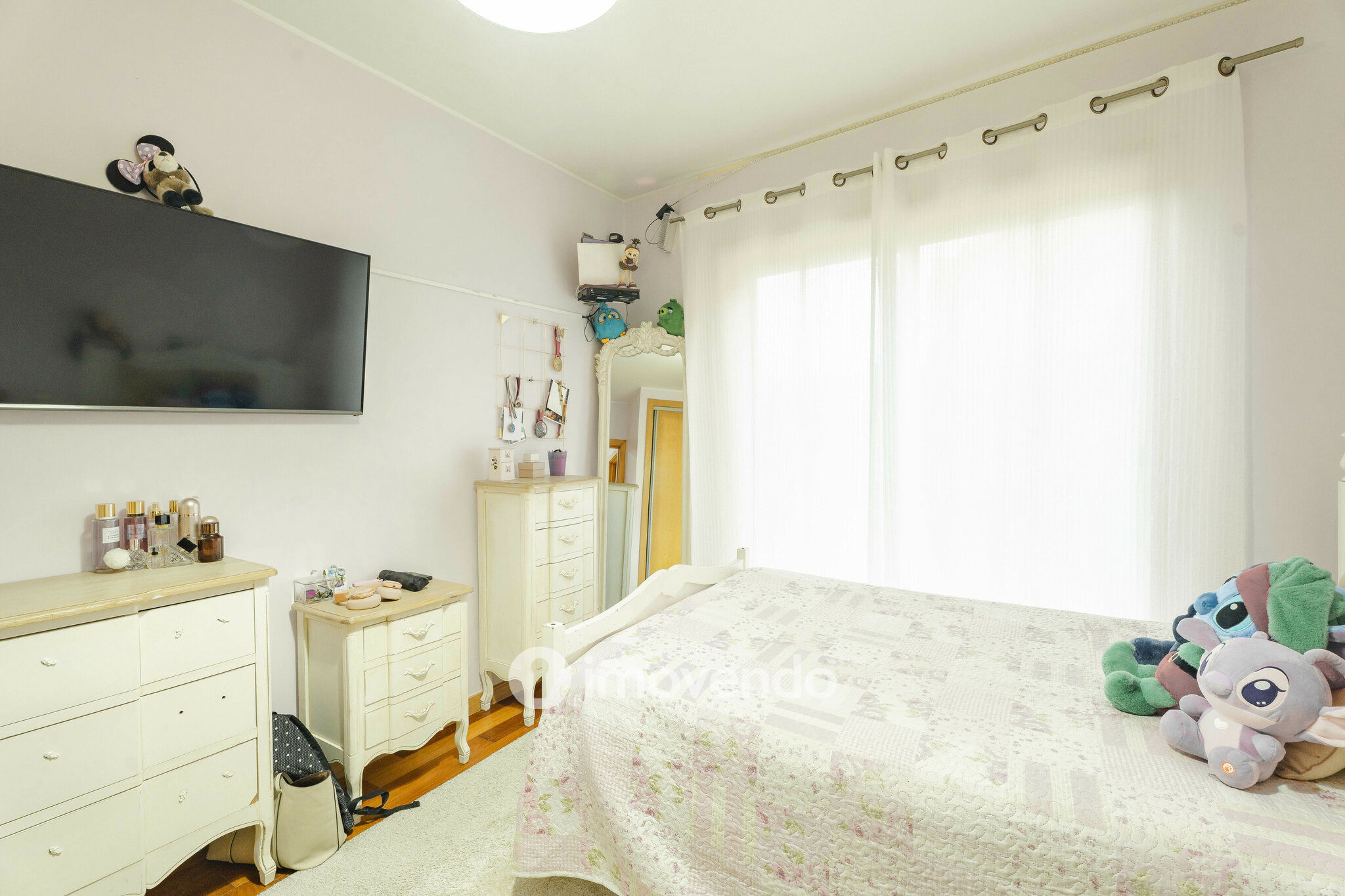 Apartamento T3 com estacionamento, a 100m da praia, na Lavra