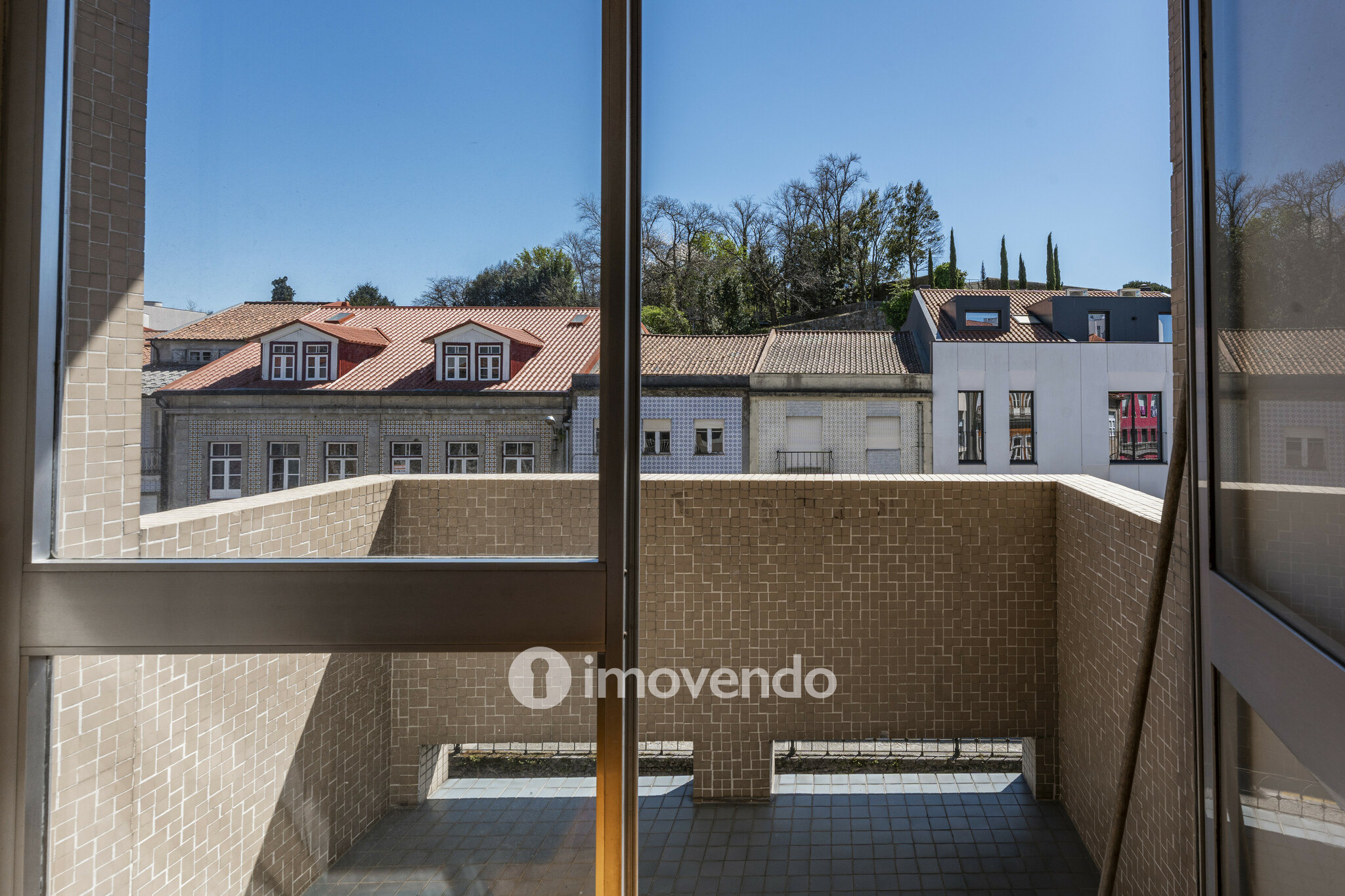 Apartamento T2+1, com áreas amplas e arrecadação, no centro de Braga