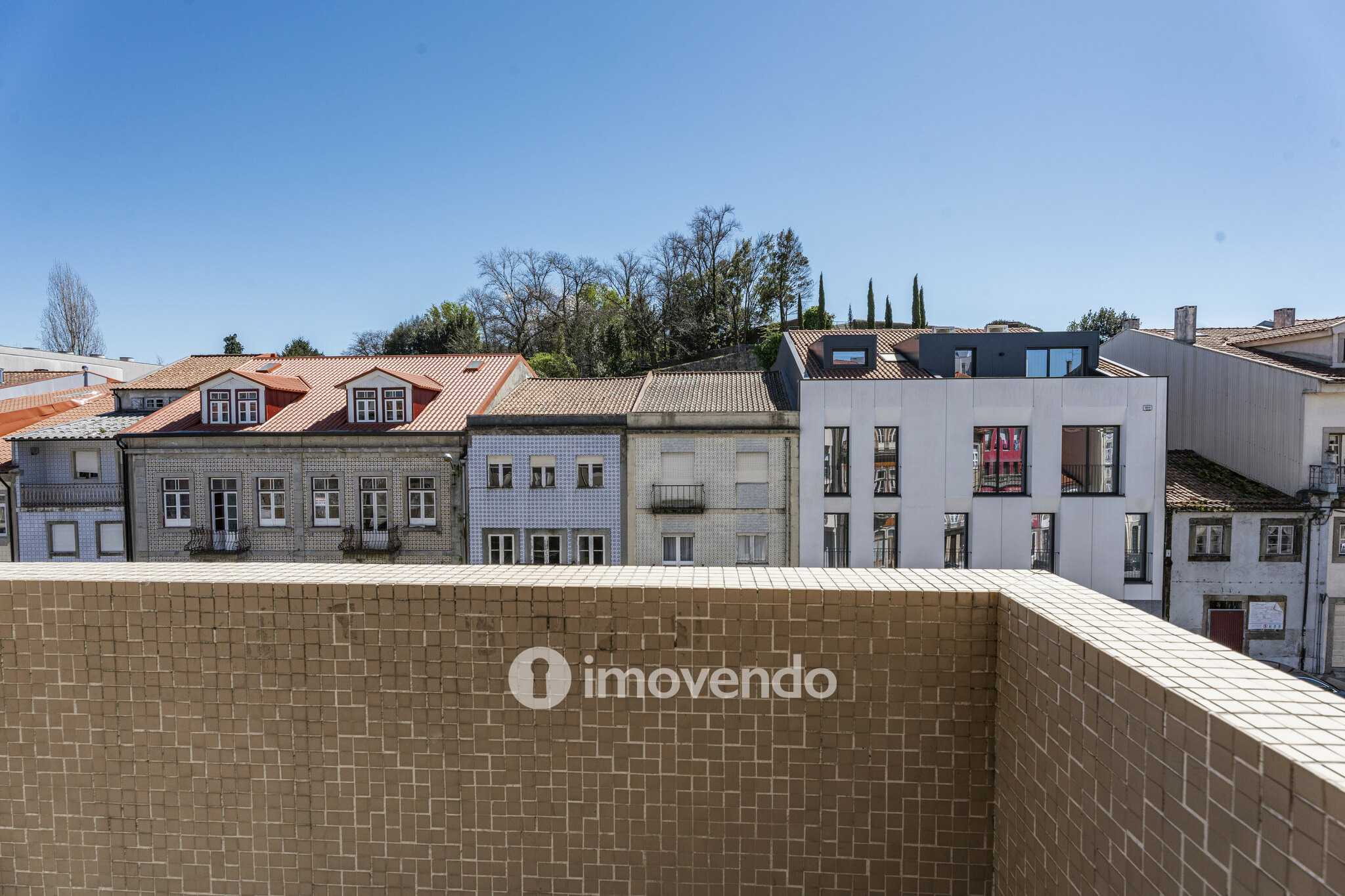 Apartamento T2+1, com áreas amplas e arrecadação, no centro de Braga