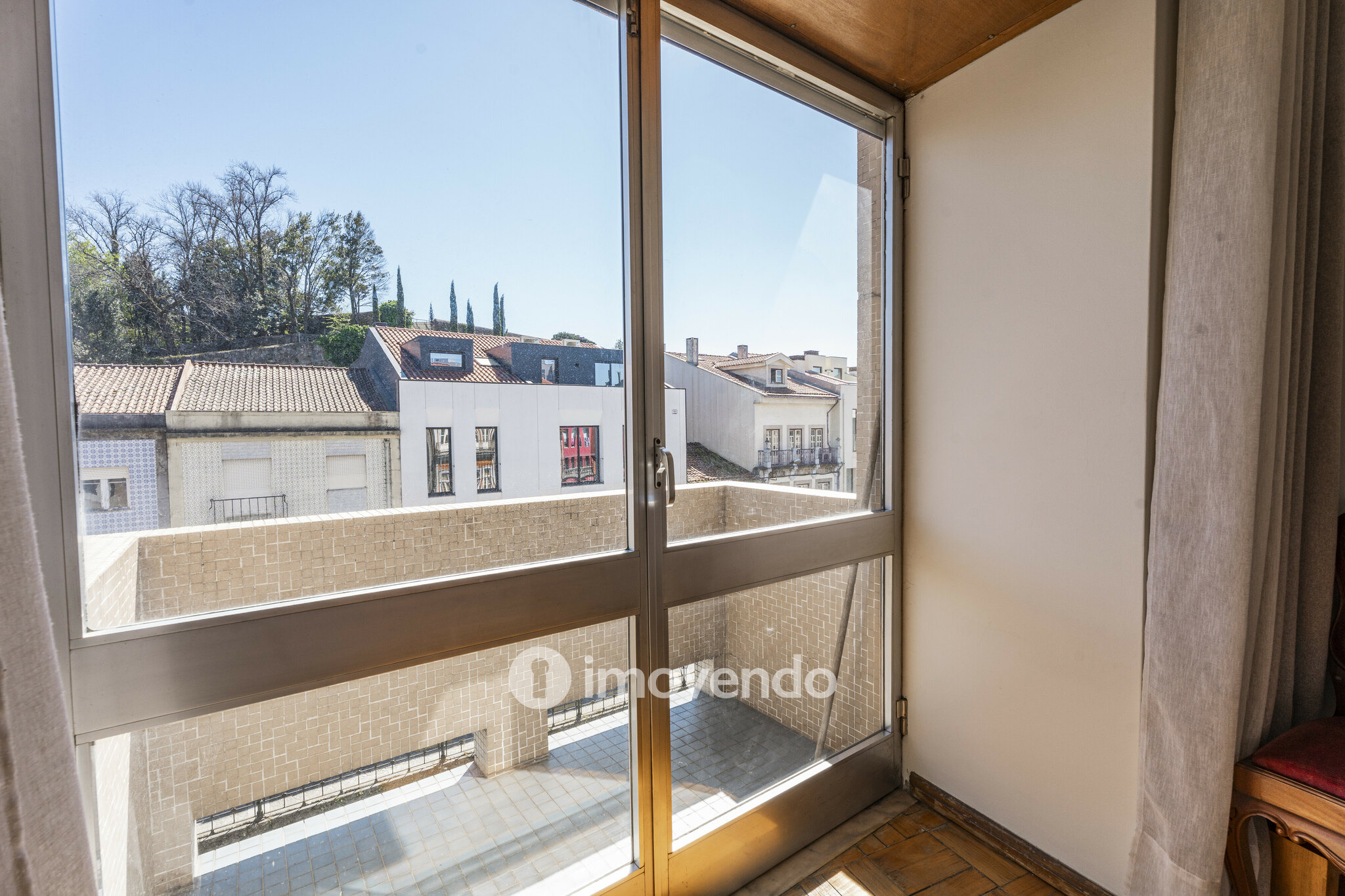 Apartamento T2+1, com áreas amplas e arrecadação, no centro de Braga