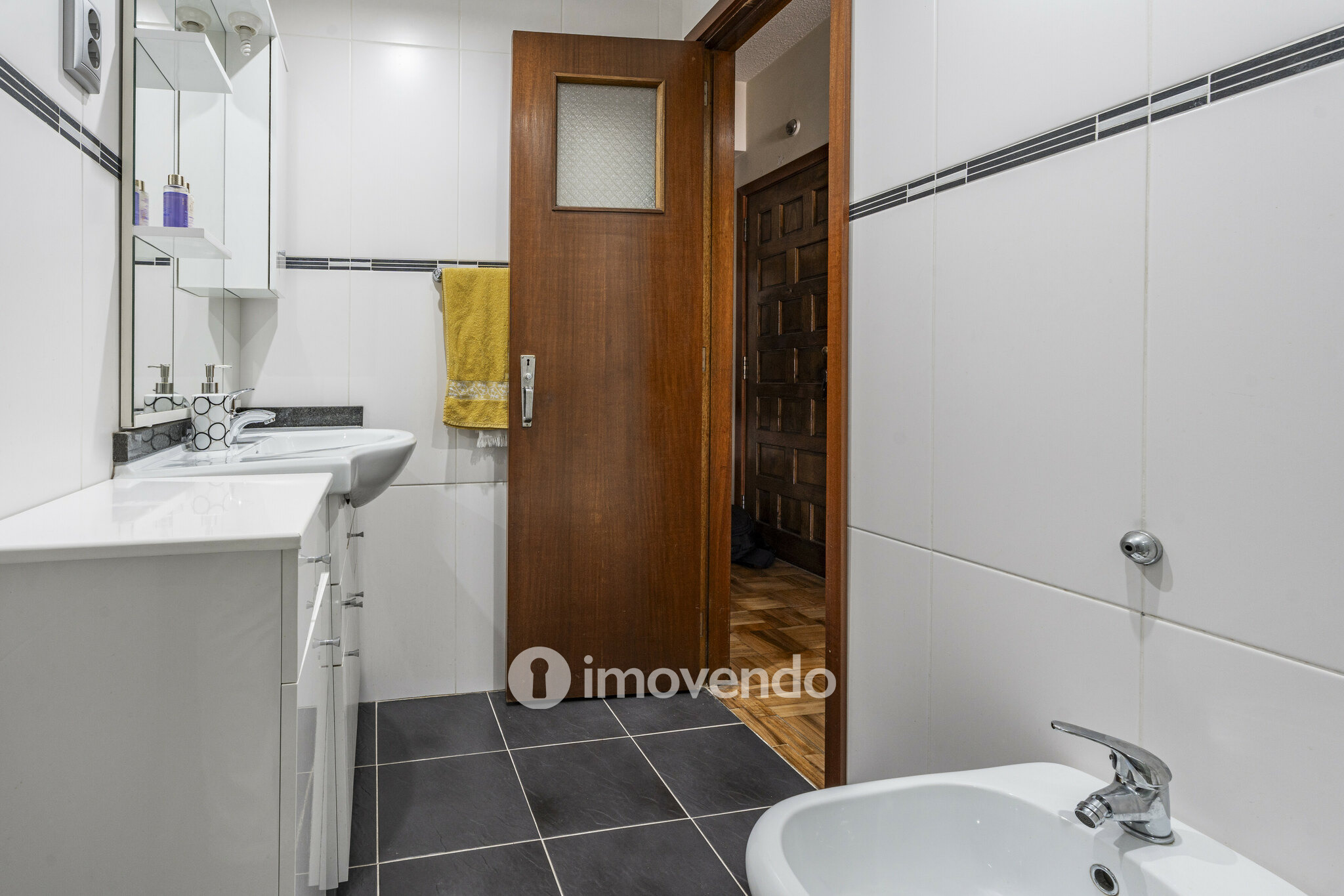 Apartamento T2+1, com áreas amplas e arrecadação, no centro de Braga
