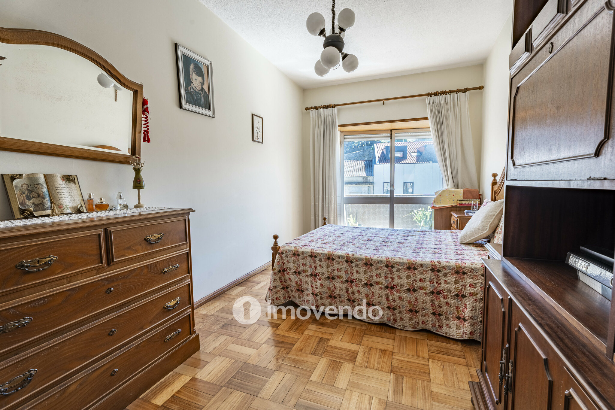 Apartamento T2+1, com áreas amplas e arrecadação, no centro de Braga