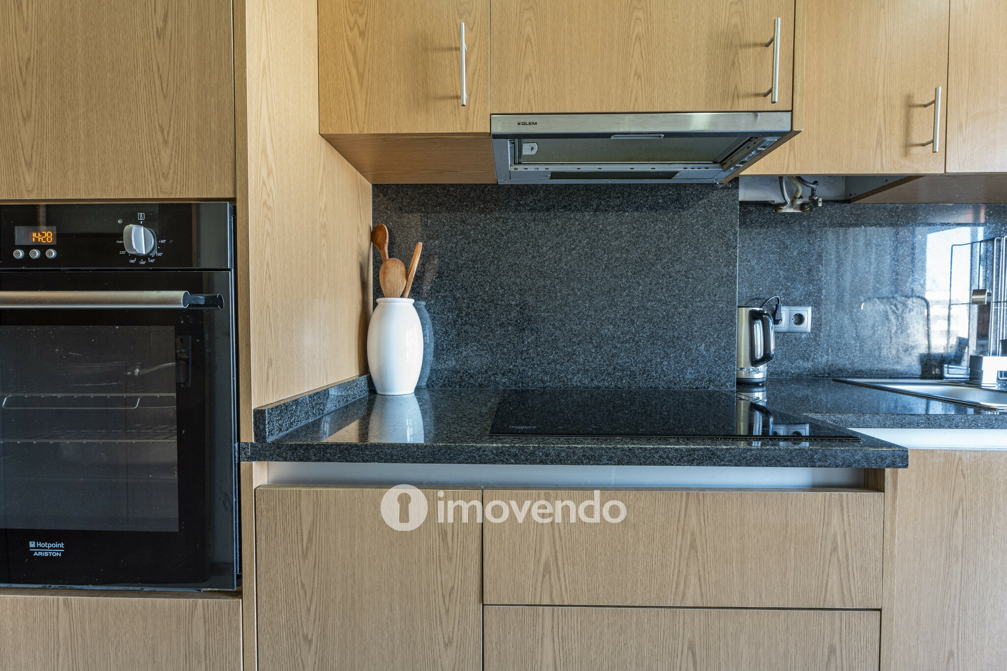 Apartamento T2+1, com áreas amplas e arrecadação, no centro de Braga