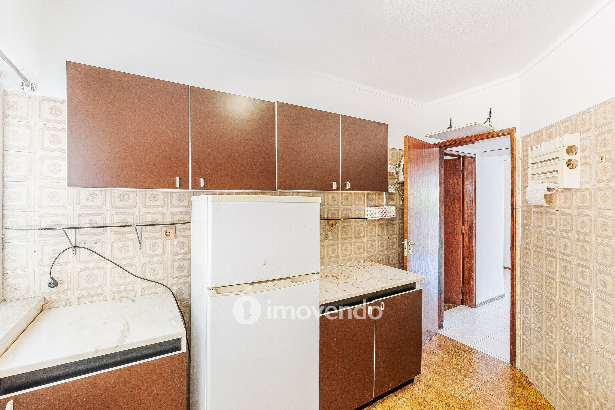 Apartamento T1 pronto a ocupar, próximo da praia, em Paço de Arcos