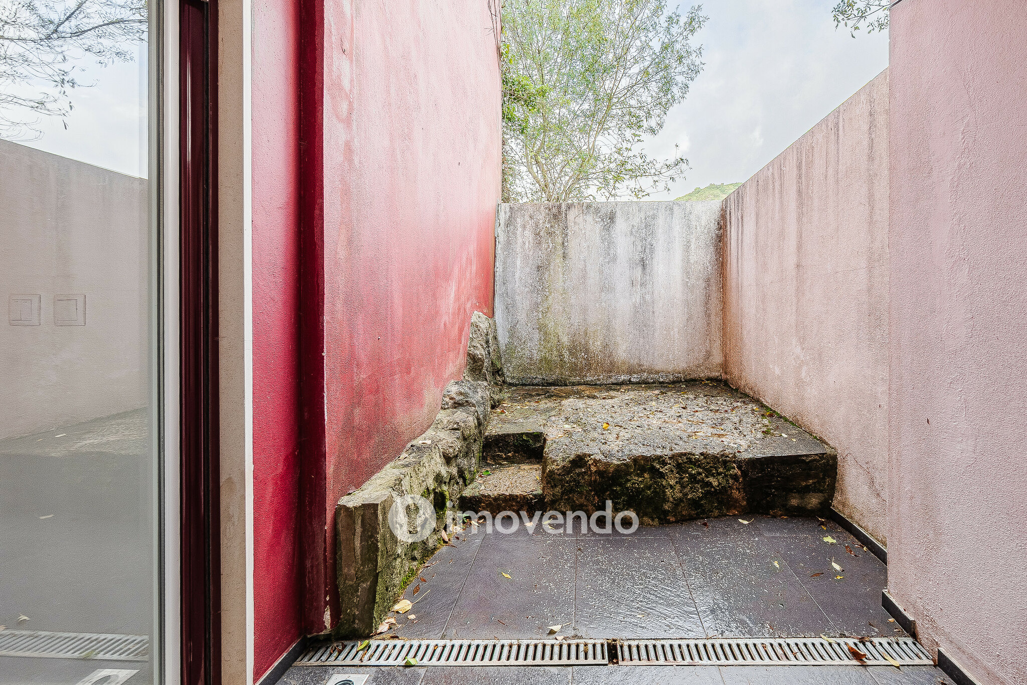 Apartamento T2 totalmente remodelado, em Arruda dos Vinhos