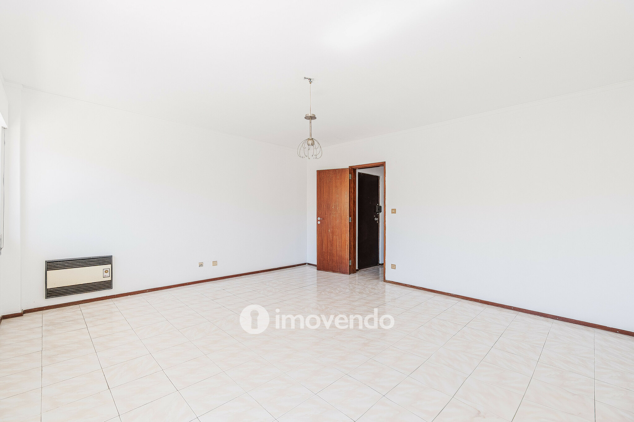 Apartamento T1 pronto a ocupar, próximo da praia, em Paço de Arcos