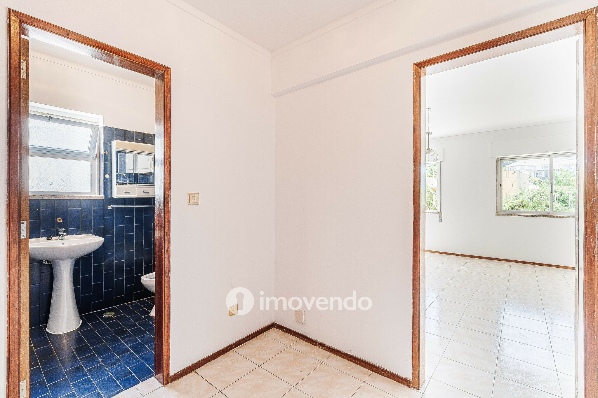 Apartamento T1 pronto a ocupar, próximo da praia, em Paço de Arcos