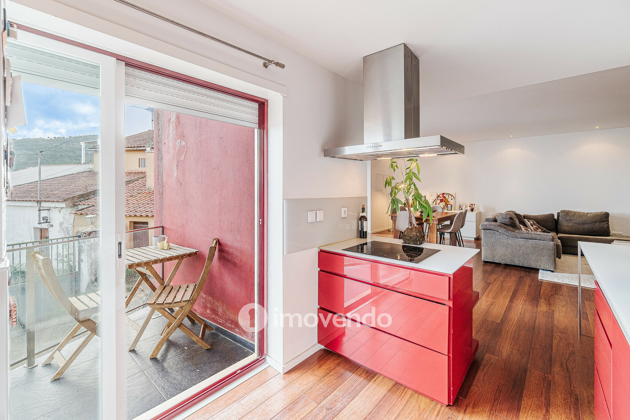 Apartamento T2 totalmente remodelado, em Arruda dos Vinhos