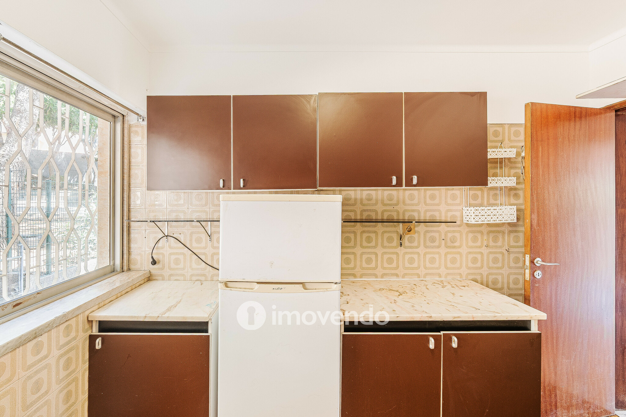 Apartamento T1 pronto a ocupar, próximo da praia, em Paço de Arcos