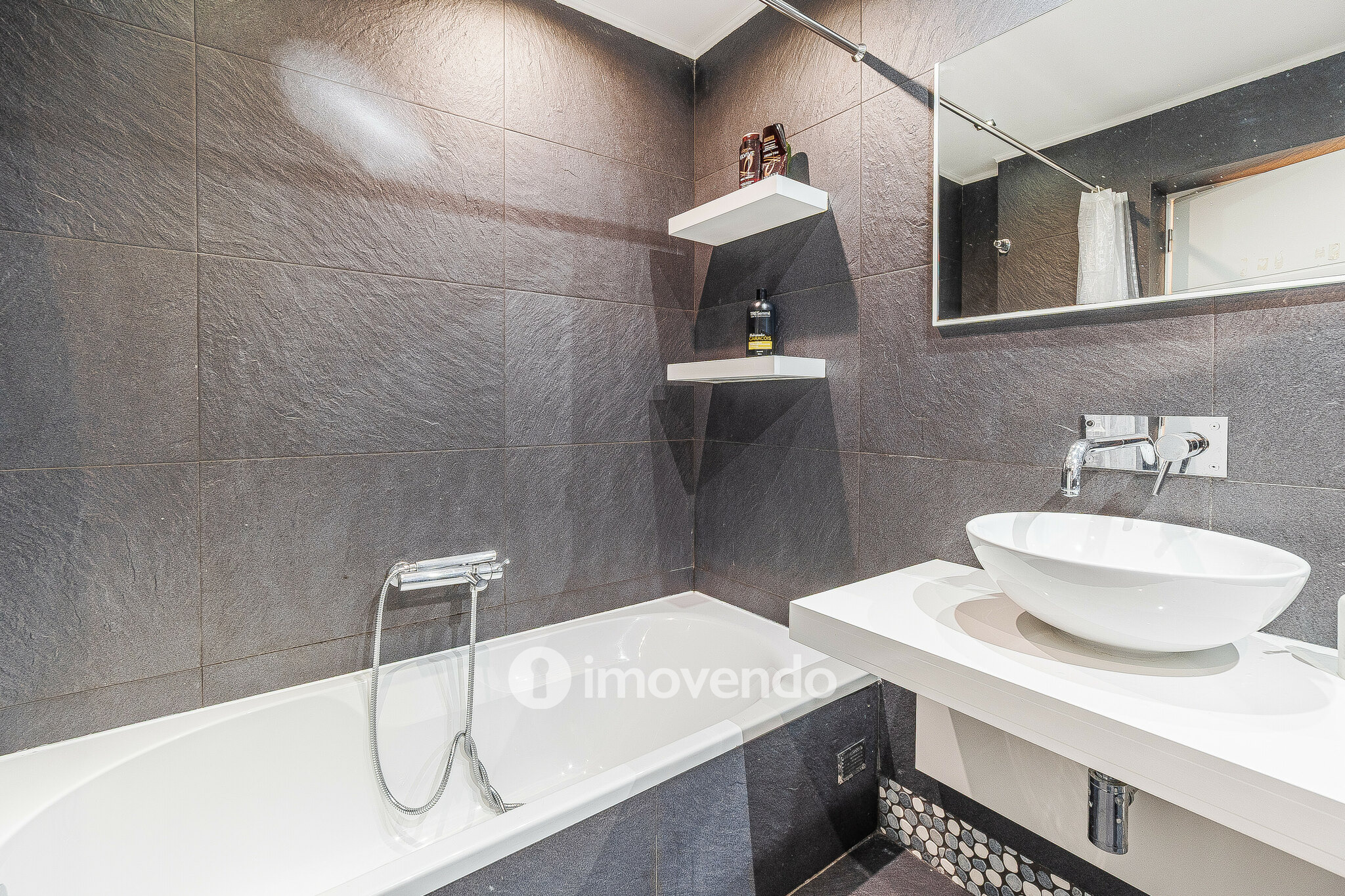 Apartamento T2 totalmente remodelado, em Arruda dos Vinhos