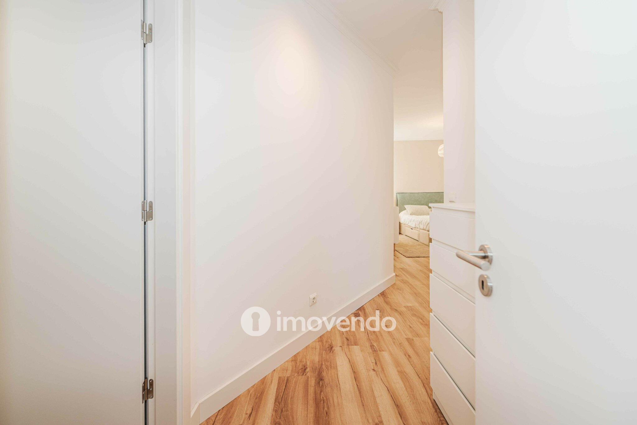 Apartamento T3 exclusivo, com garagem e cozinha equipada, na Beloura