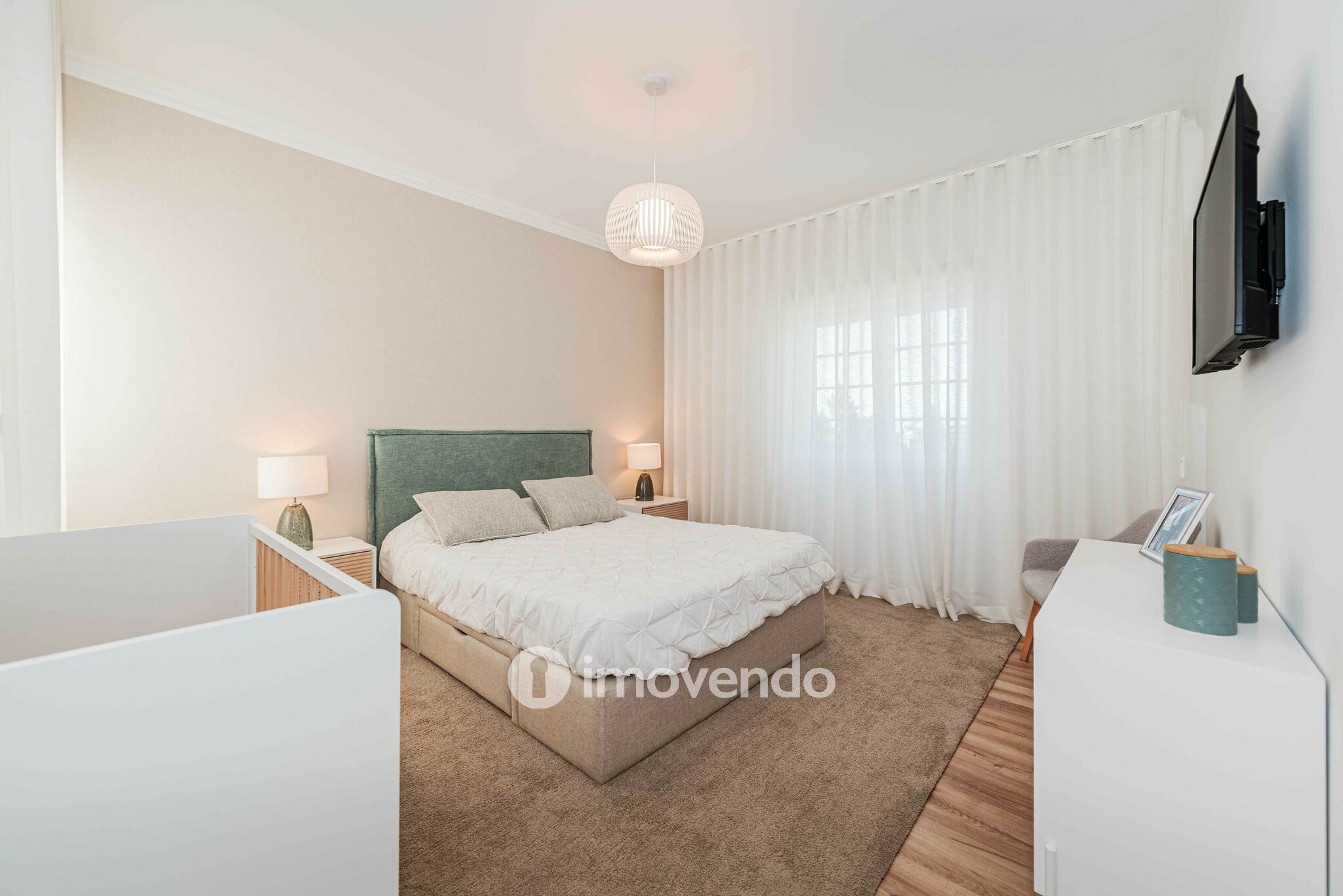 Apartamento T3 exclusivo, com garagem e cozinha equipada, na Beloura