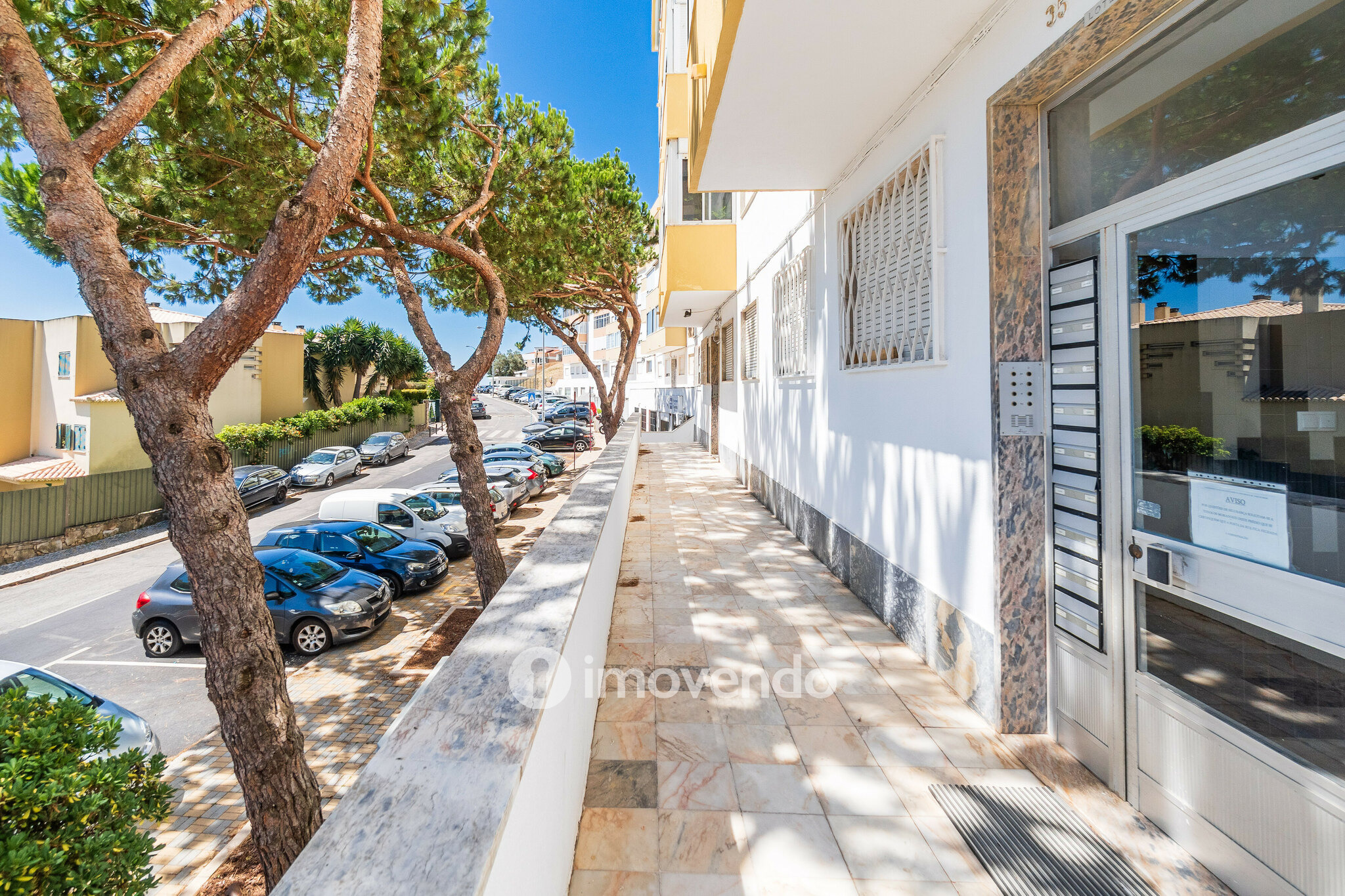 Apartamento T1 pronto a ocupar, próximo da praia, em Paço de Arcos