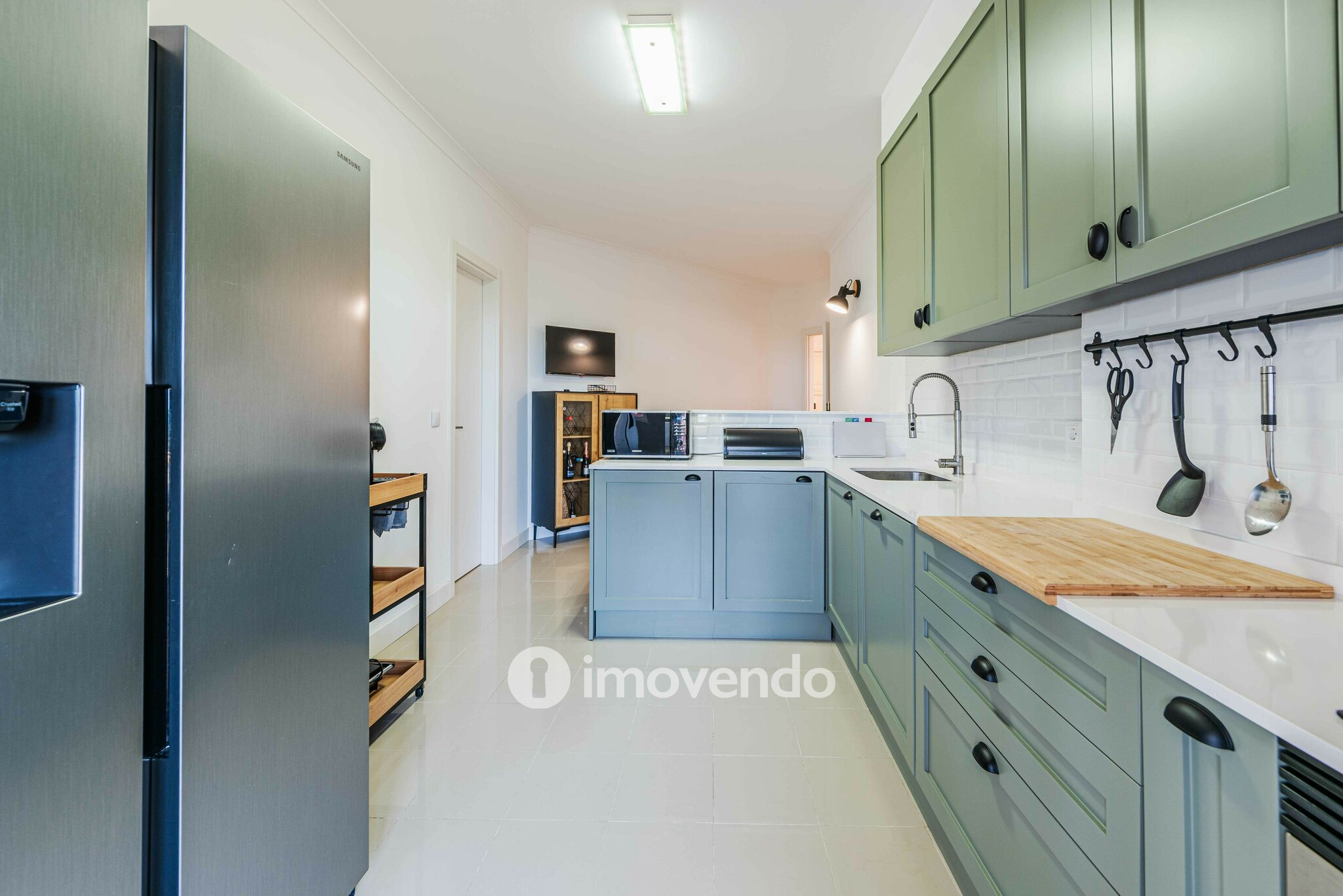 Apartamento T3 exclusivo, com garagem e cozinha equipada, na Beloura