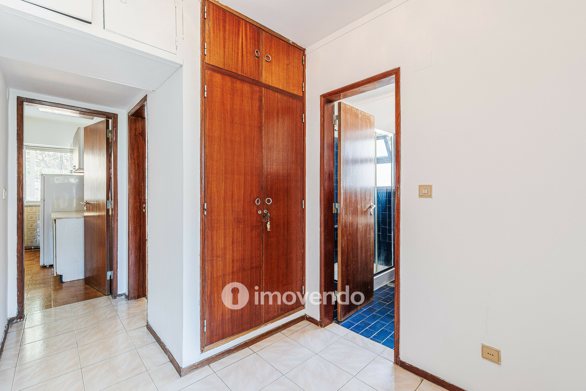 Apartamento T1 pronto a ocupar, próximo da praia, em Paço de Arcos