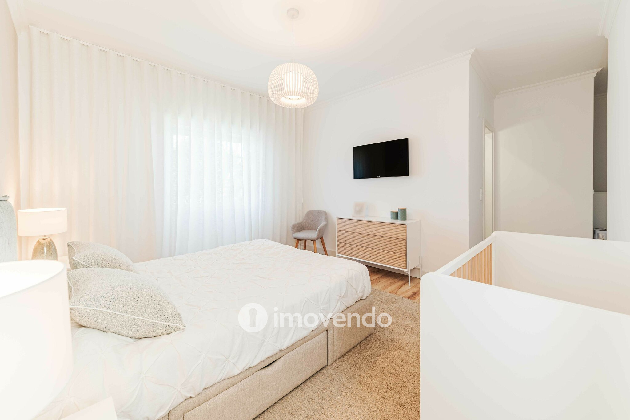 Apartamento T3 exclusivo, com garagem e cozinha equipada, na Beloura