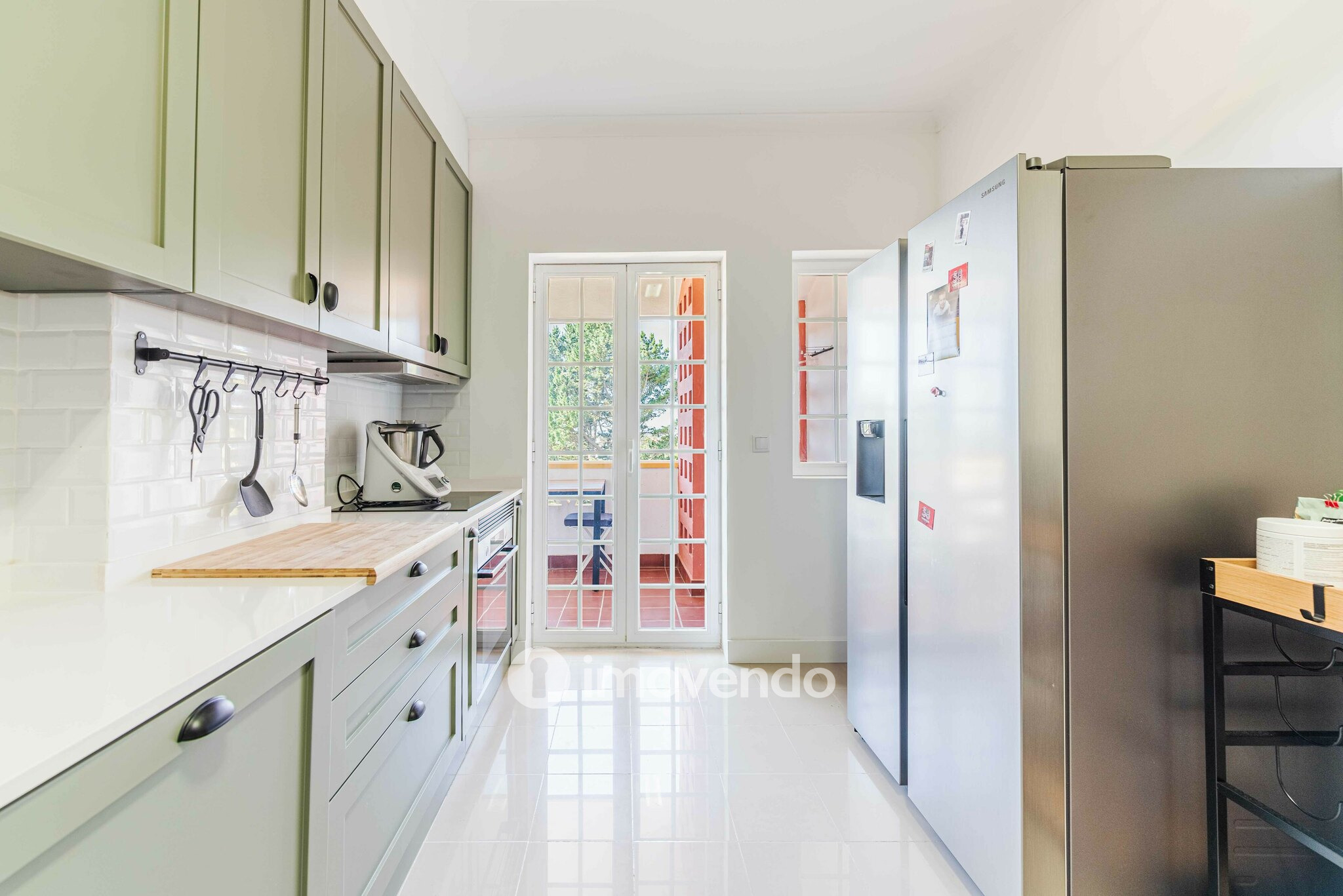 Apartamento T3 exclusivo, com garagem e cozinha equipada, na Beloura