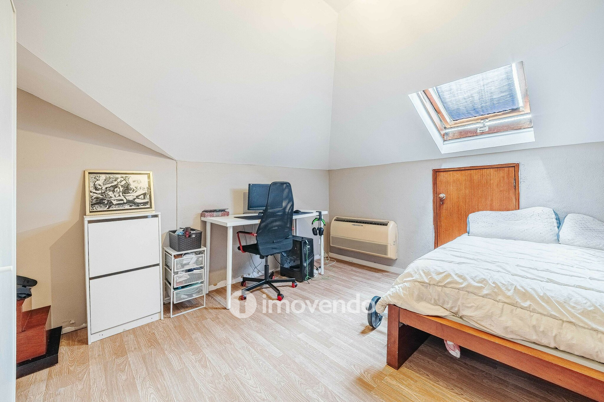 Apartamento T3 Duplex remodelado, com áreas amplas, em Corroios