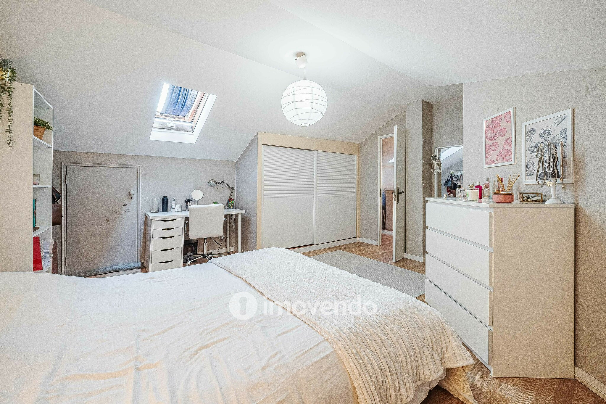 Apartamento T3 Duplex remodelado, com áreas amplas, em Corroios