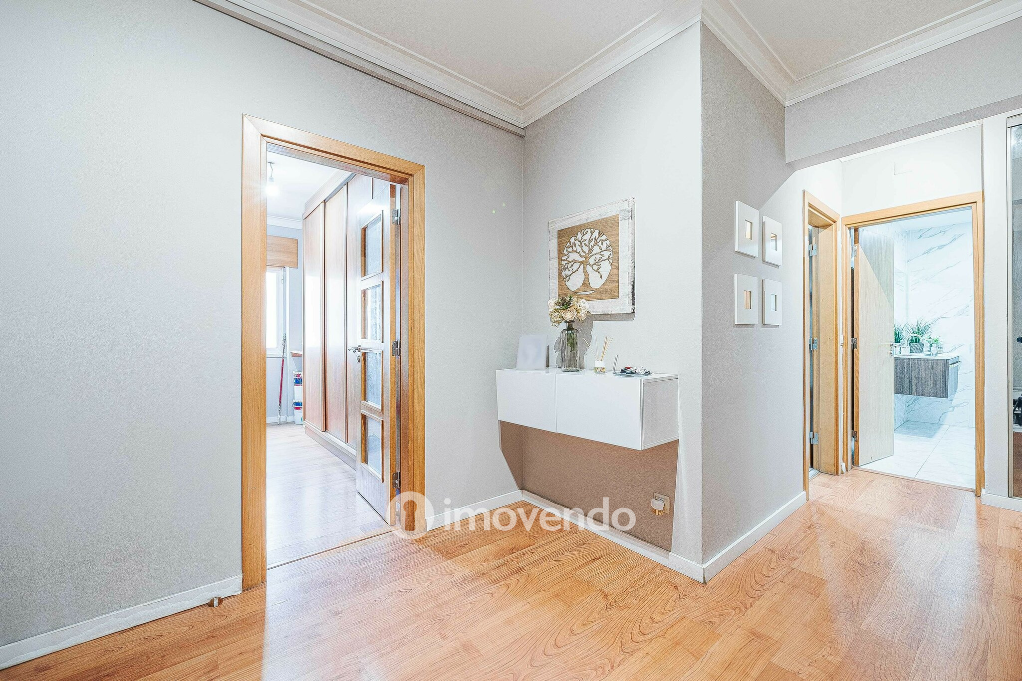 Apartamento T3 Duplex remodelado, com áreas amplas, em Corroios