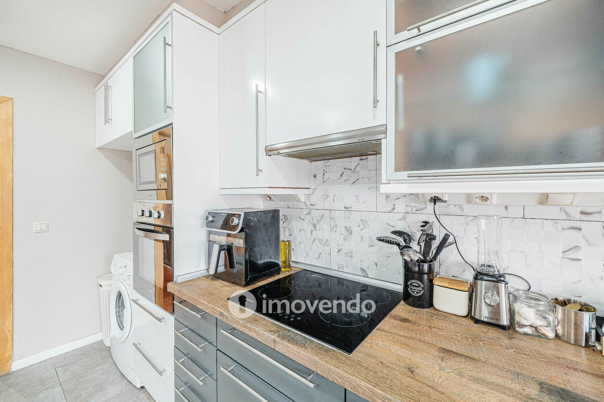 Apartamento T3 Duplex remodelado, com áreas amplas, em Corroios