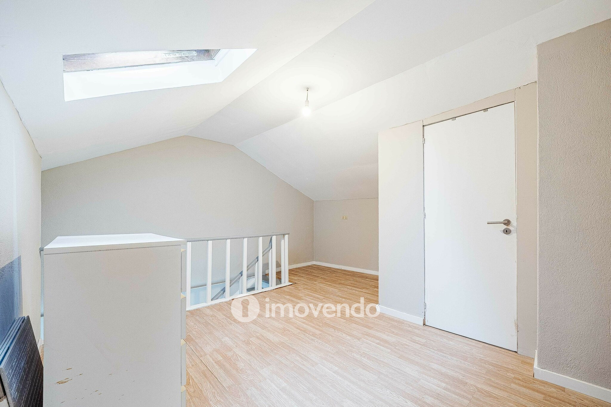 Apartamento T3 Duplex remodelado, com áreas amplas, em Corroios