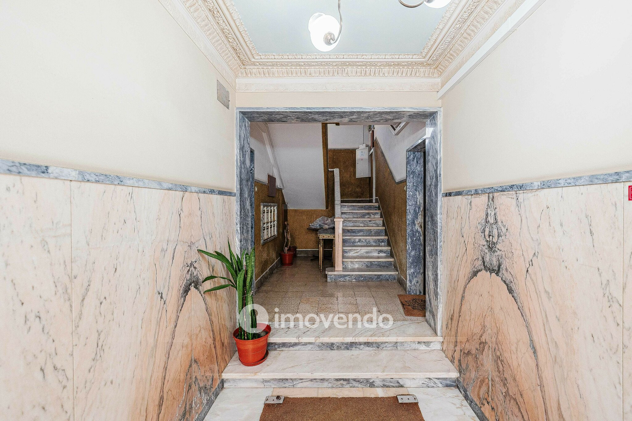 Apartamento T3 Duplex remodelado, com áreas amplas, em Corroios