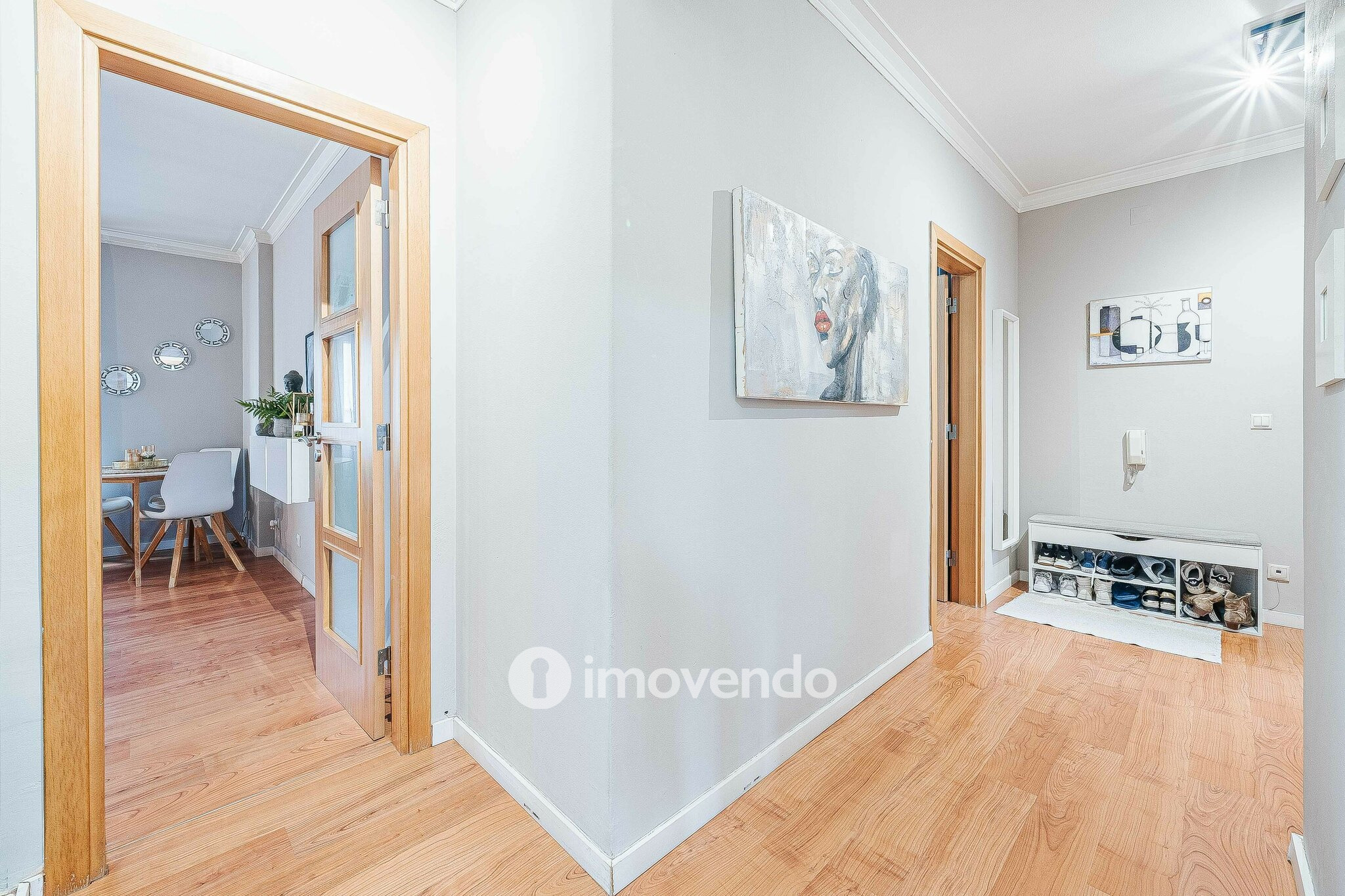 Apartamento T3 Duplex remodelado, com áreas amplas, em Corroios