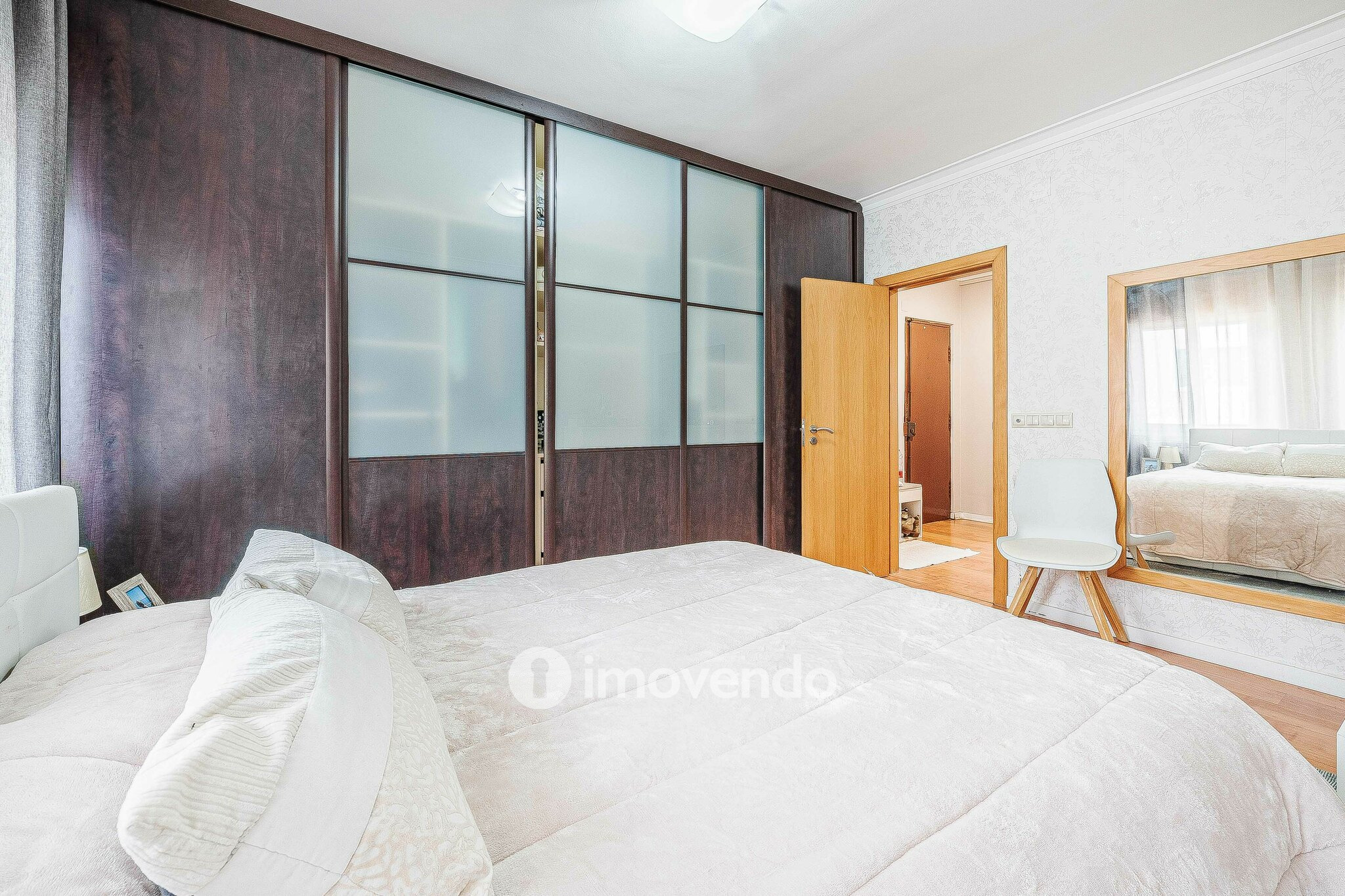 Apartamento T3 Duplex remodelado, com áreas amplas, em Corroios