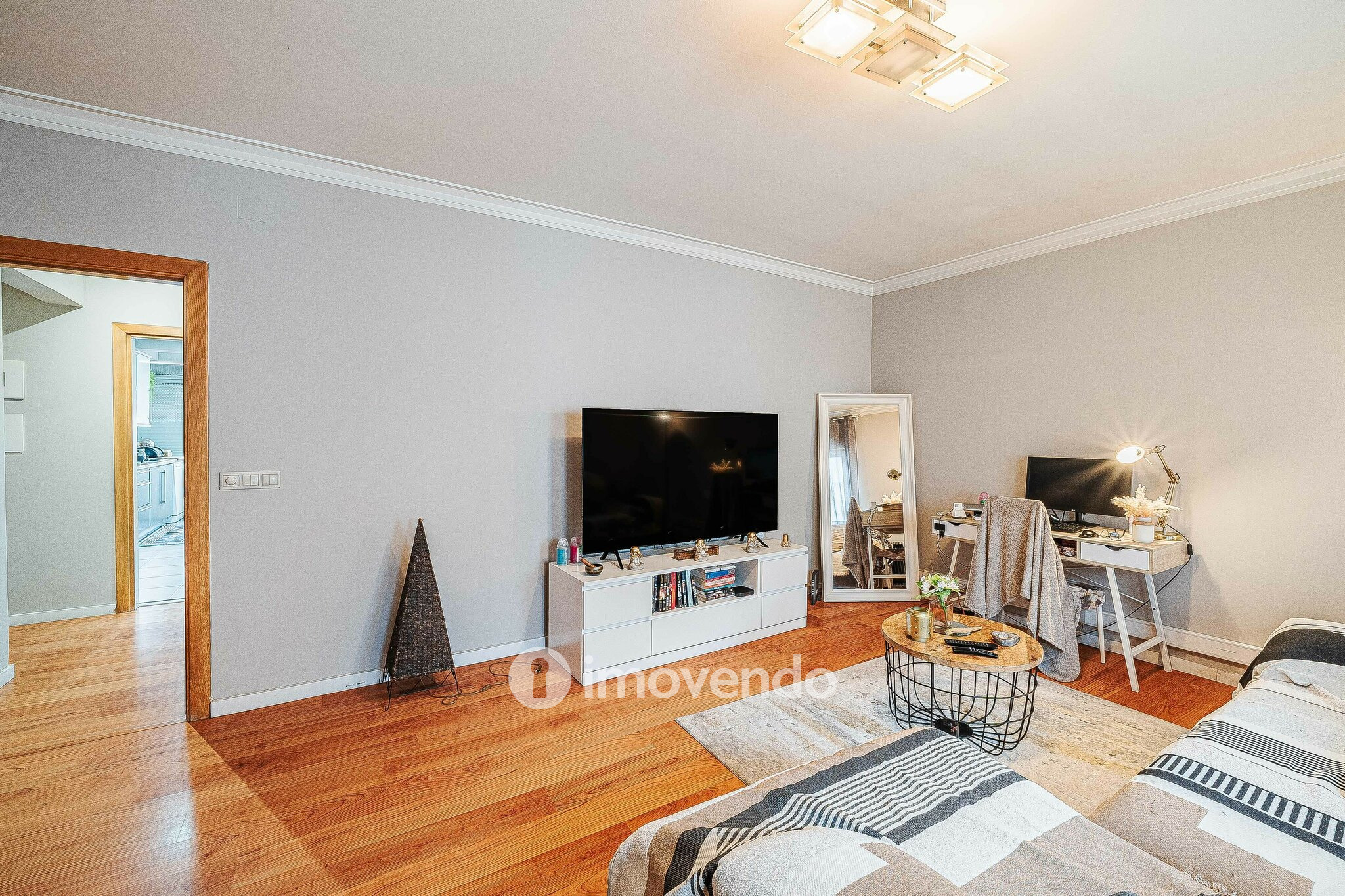 Apartamento T3 Duplex remodelado, com áreas amplas, em Corroios