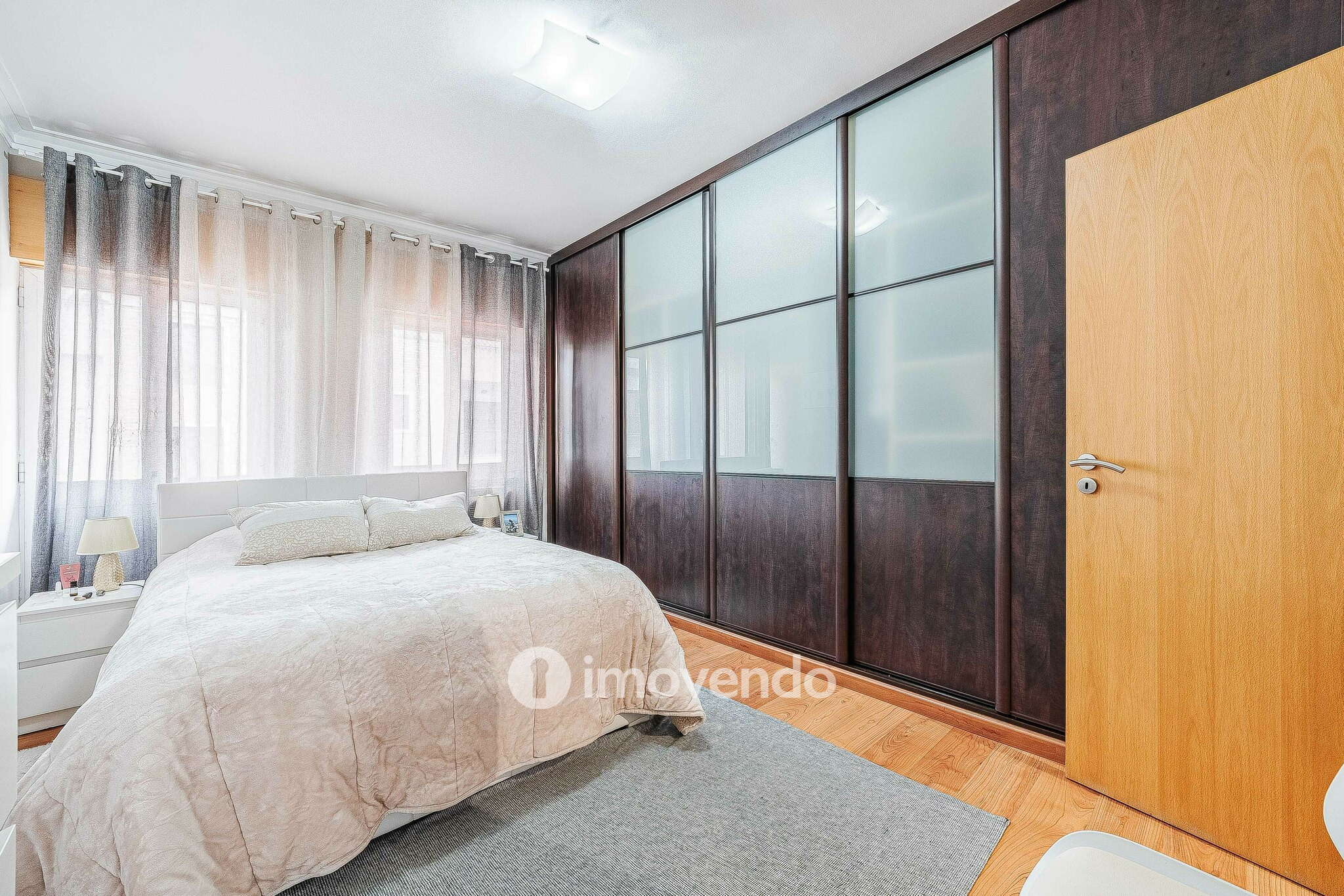 Apartamento T3 Duplex remodelado, com áreas amplas, em Corroios