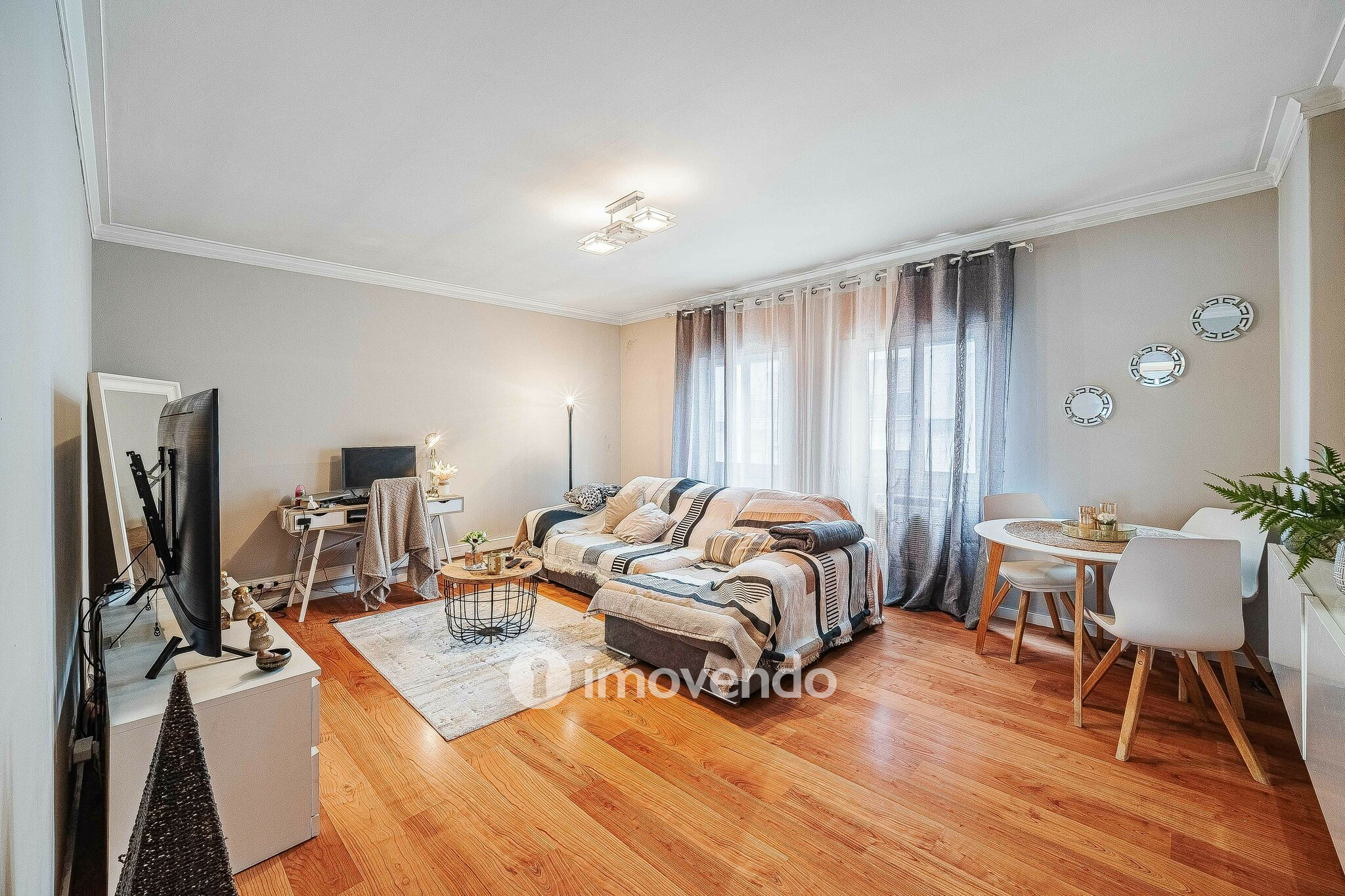 Apartamento T3 Duplex remodelado, com áreas amplas, em Corroios