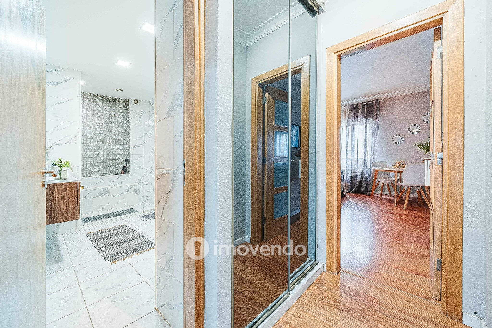 Apartamento T3 Duplex remodelado, com áreas amplas, em Corroios