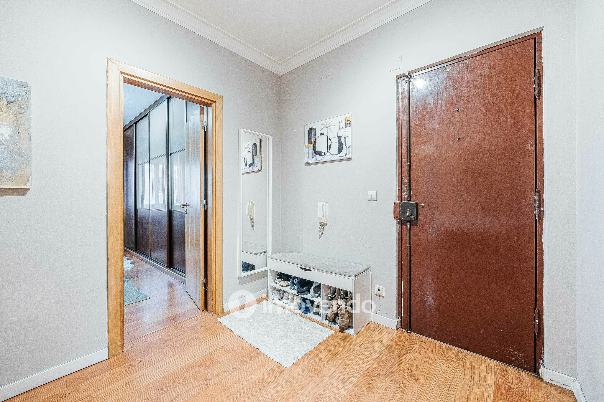 Apartamento T3 Duplex remodelado, com áreas amplas, em Corroios