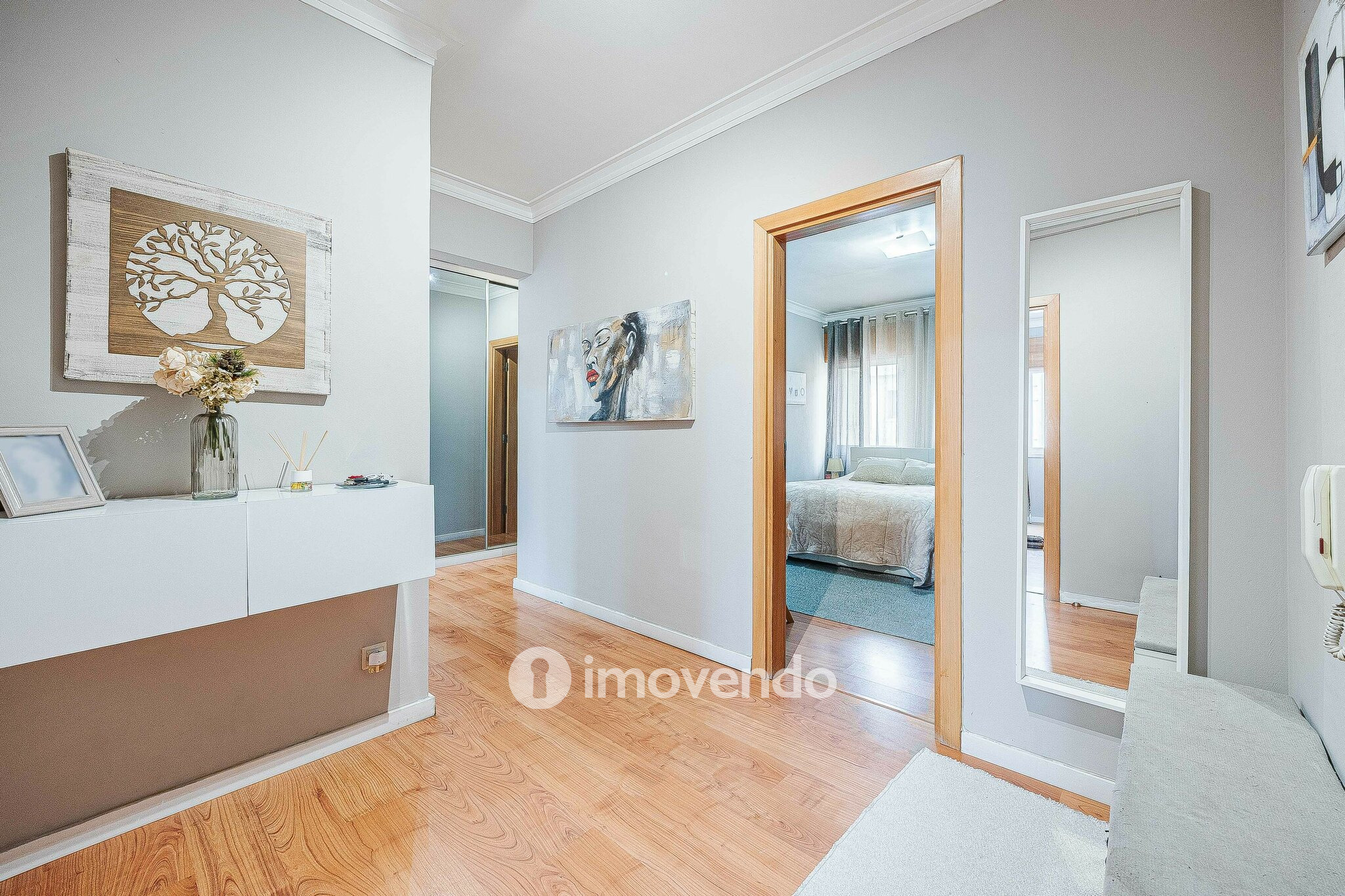 Apartamento T3 Duplex remodelado, com áreas amplas, em Corroios