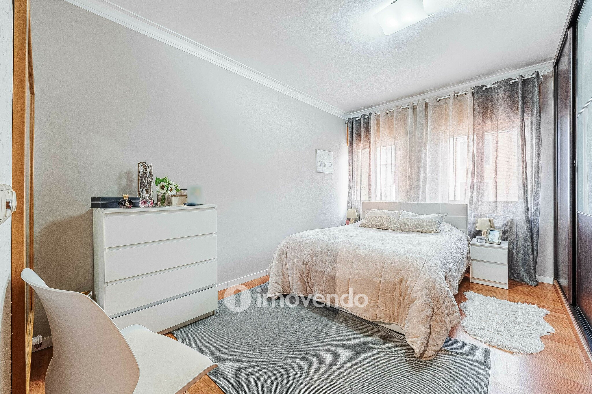Apartamento T3 Duplex remodelado, com áreas amplas, em Corroios