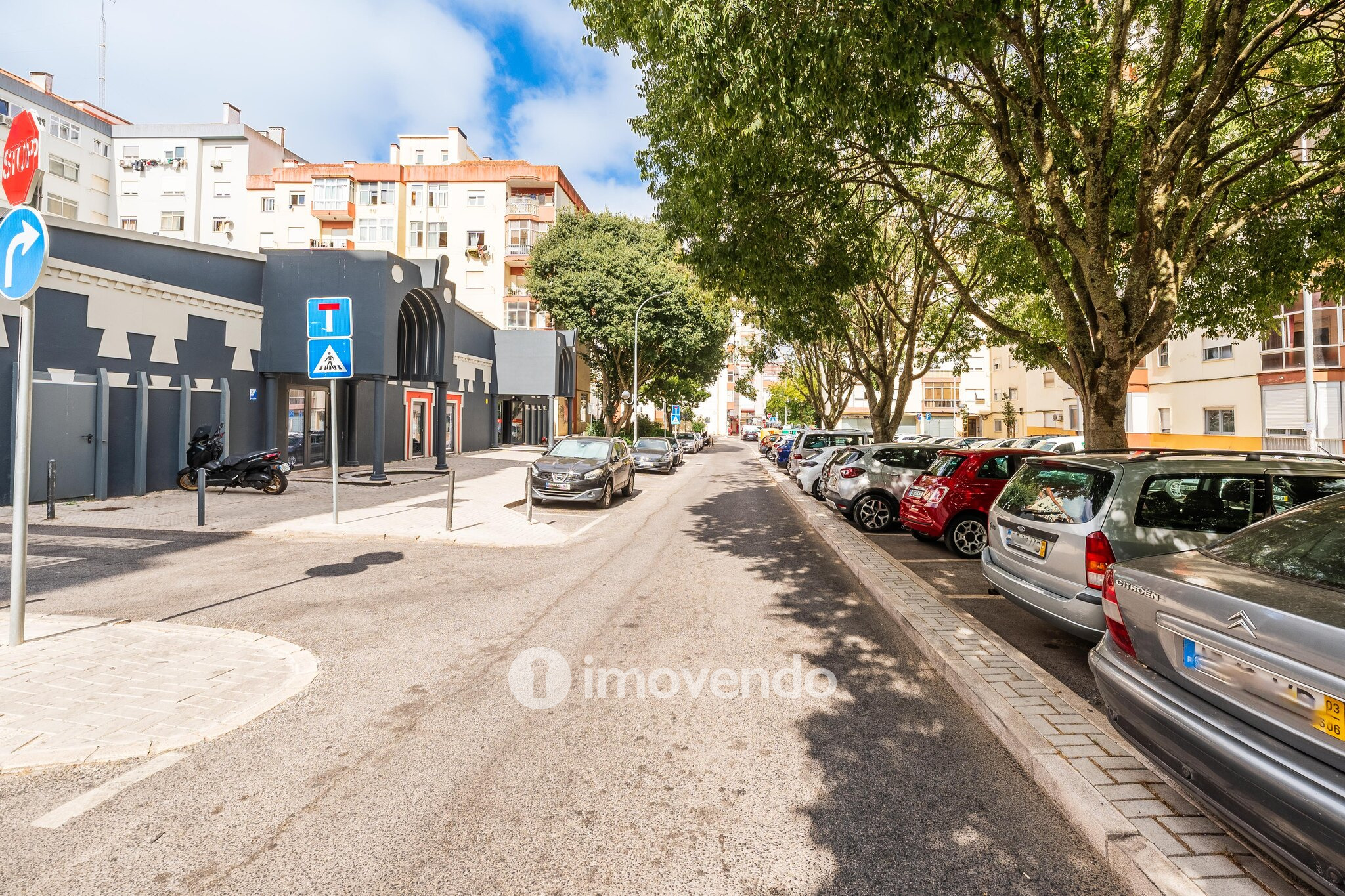 Apartamento T2 remodelado, com cozinha equipada, na Reboleira