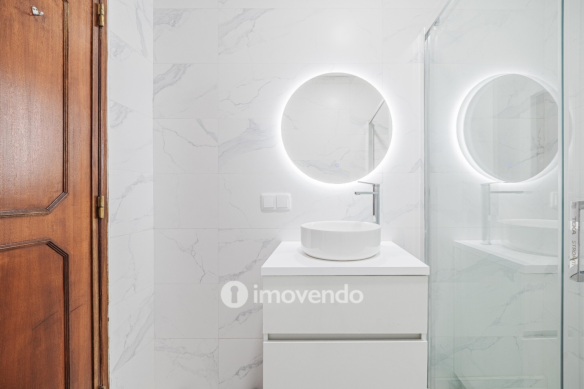 Apartamento T2 remodelado, com cozinha equipada, na Reboleira