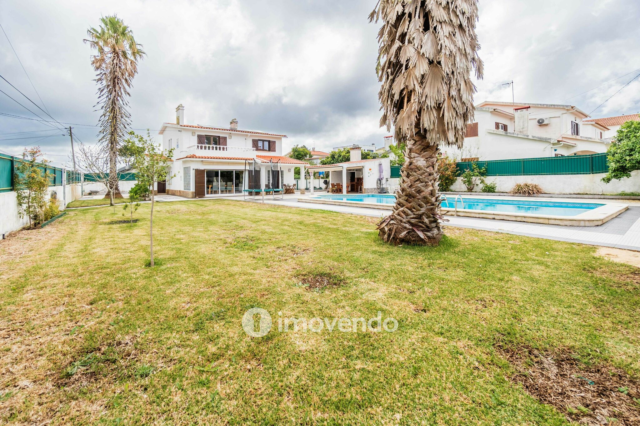 Moradia T4, com garagem e piscina, em Pinhal de Frades, Ericeira