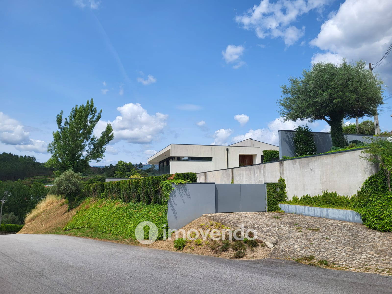 Moradia T3 única, mobilada e equipada, em Cabeceiras de Basto