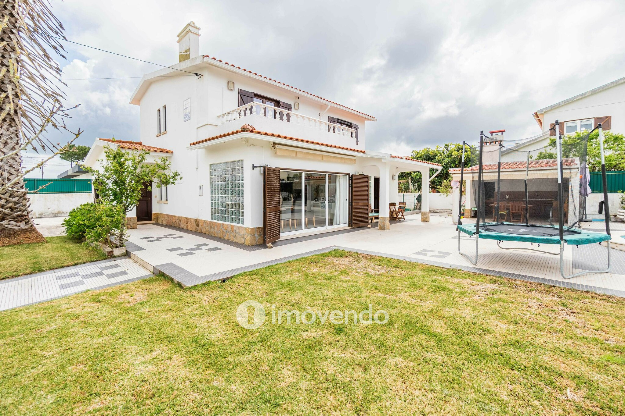Moradia T4, com garagem e piscina, em Pinhal de Frades, Ericeira