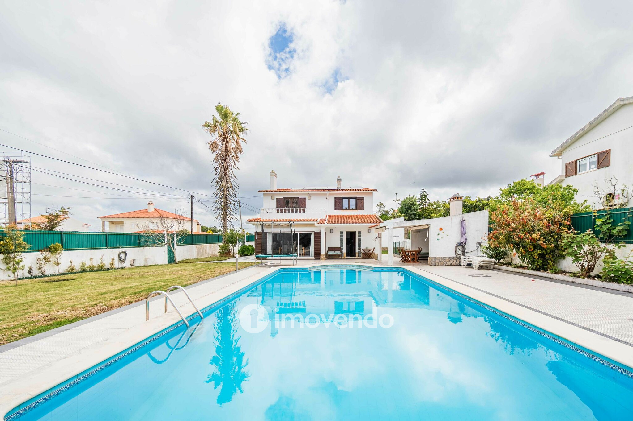 Moradia T4, com garagem e piscina, em Pinhal de Frades, Ericeira